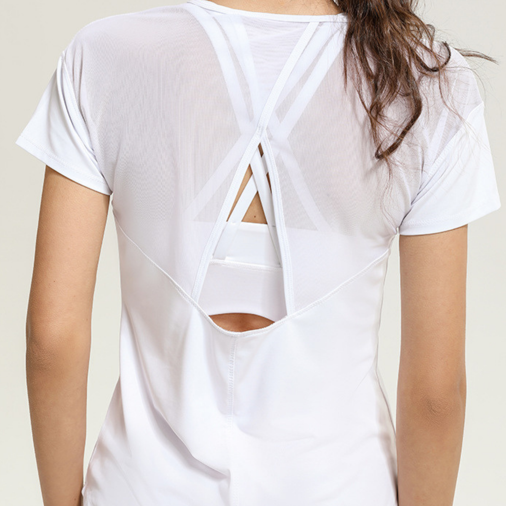 ルーズフィット バックオープン メッシュTシャツ