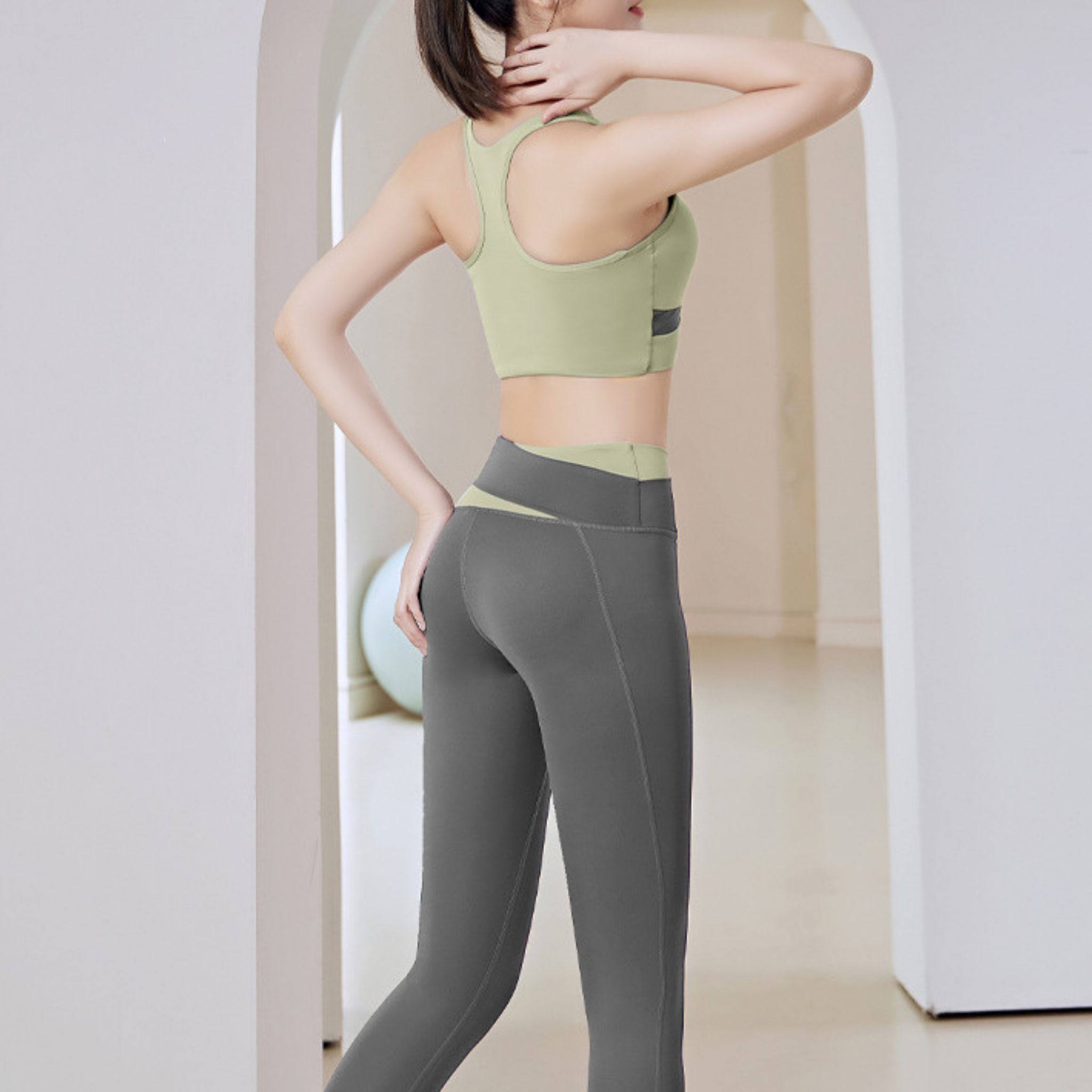 シャープライン ブラトップ&レギンス セットアップ