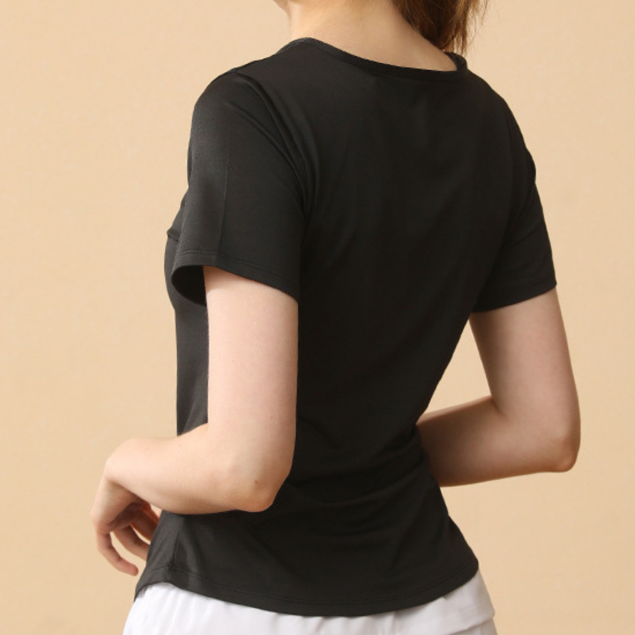 Vネック スリムフィット Tシャツ