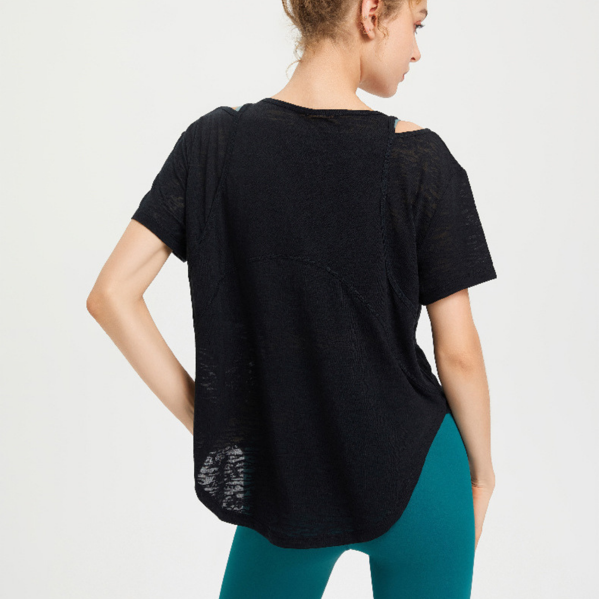 オフショルダー Tシャツ