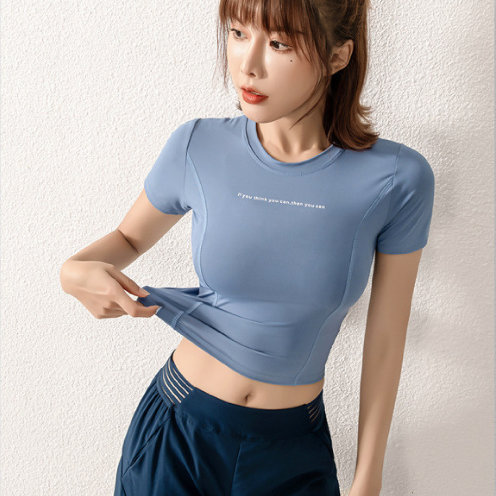 シンプルフィットネスシャツ