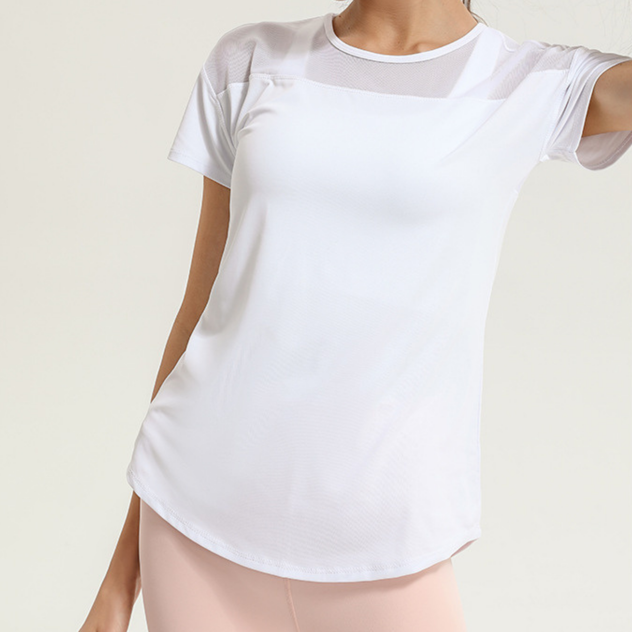 ルーズフィット バックオープン メッシュTシャツ