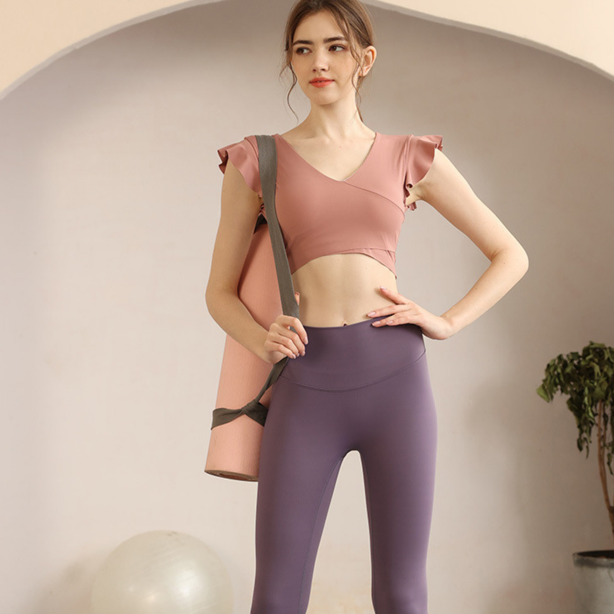 フリル袖 胸パッド付 半袖ヨガトップス