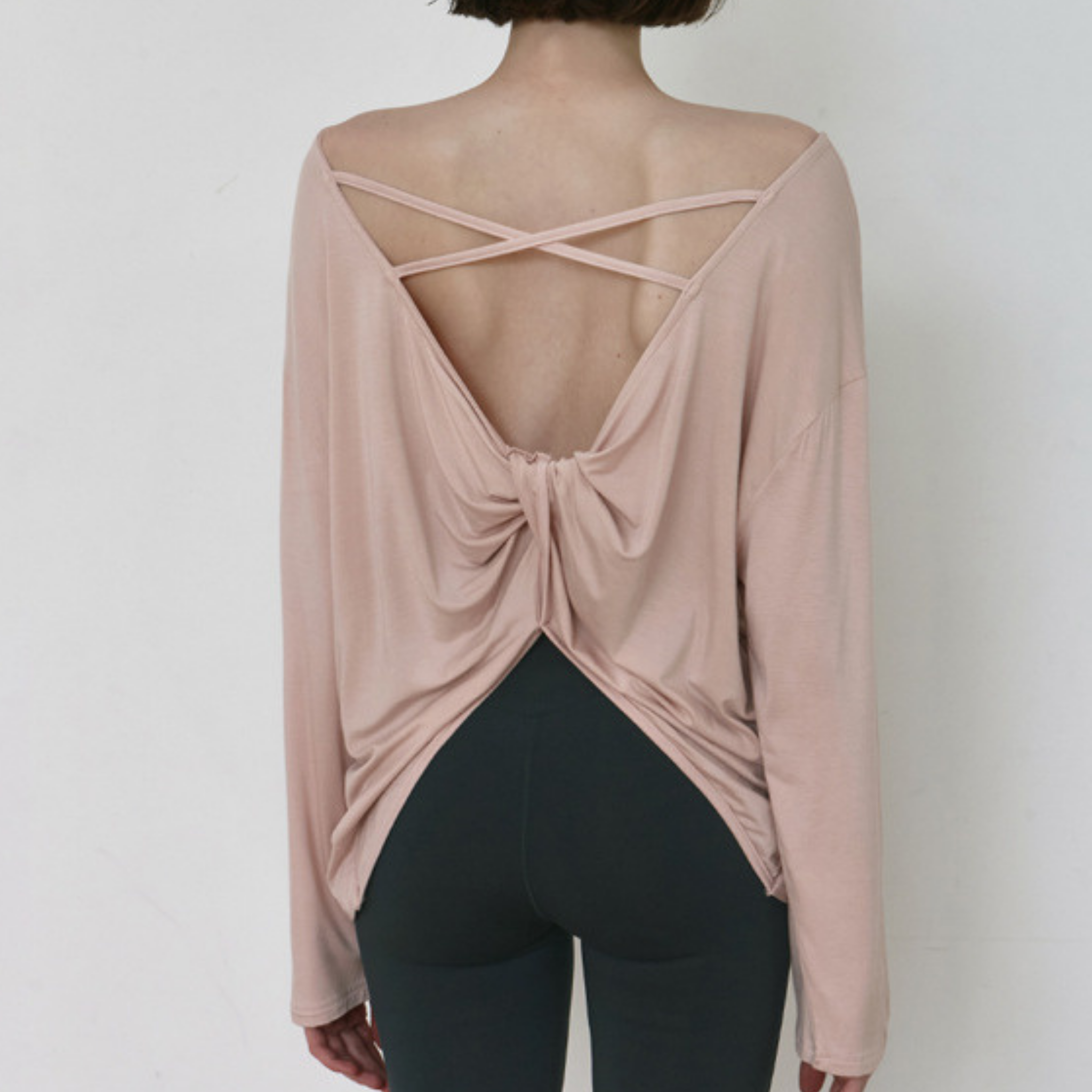 バックオープンクロス トップス