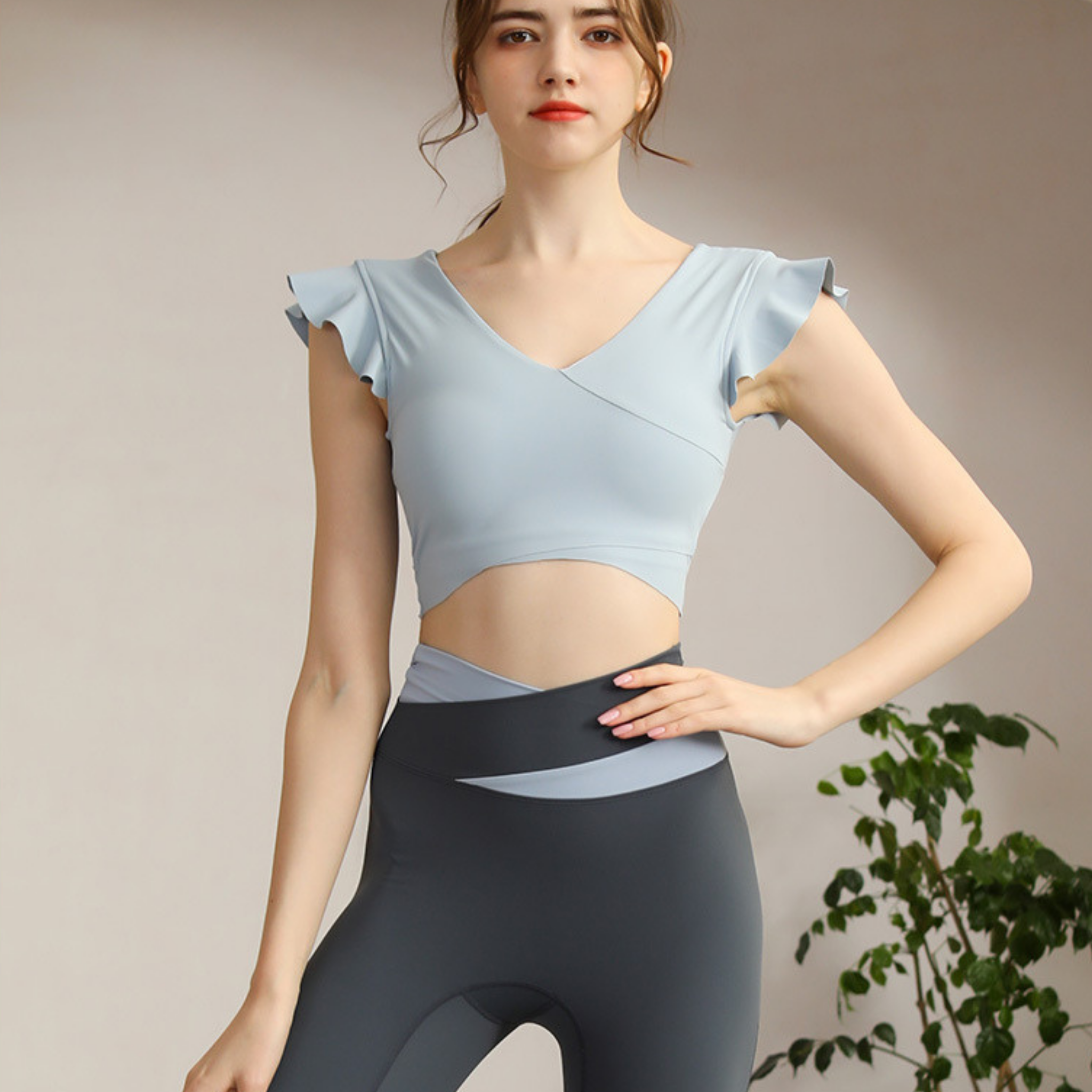 フリル袖 胸パッド付 半袖ヨガトップス