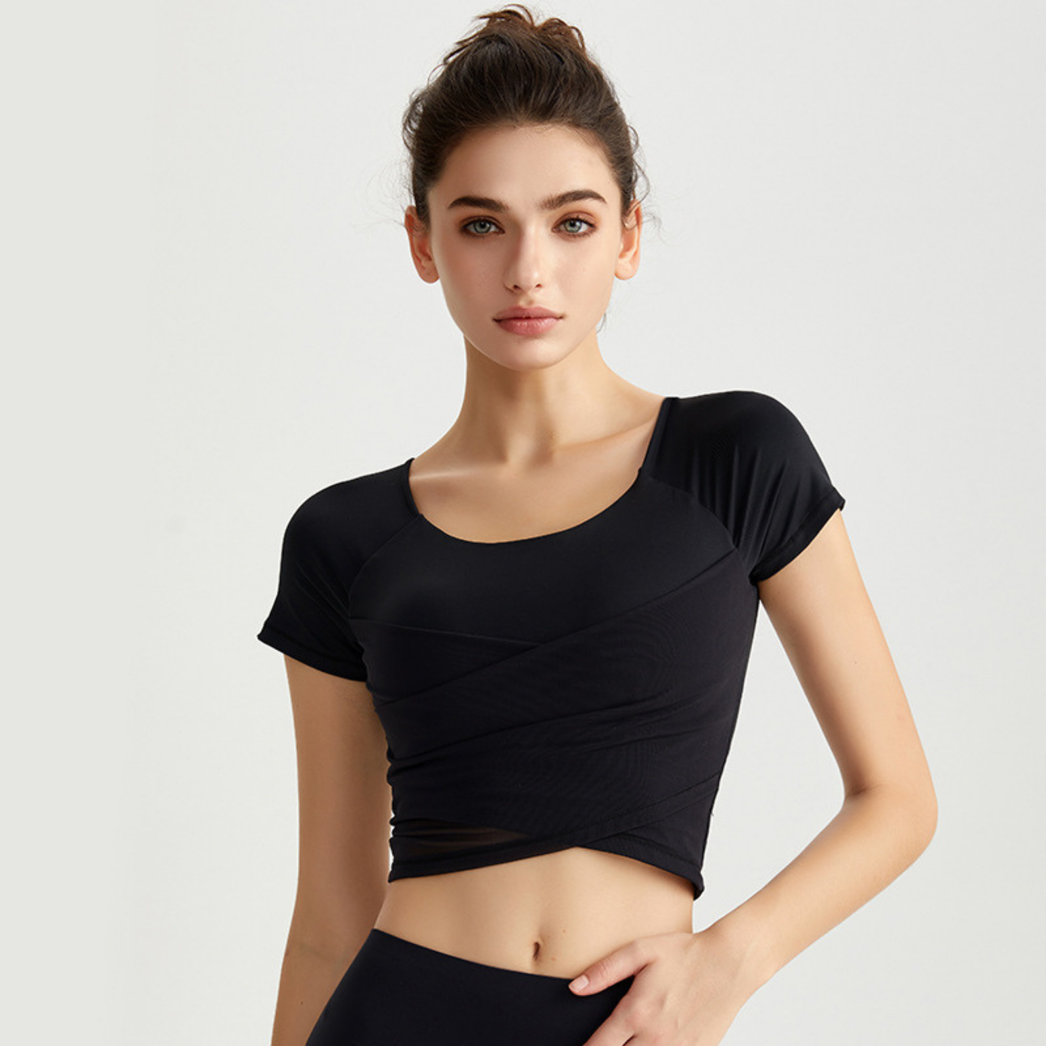 ラウンドネック クロスメッシュ ヨガトップス