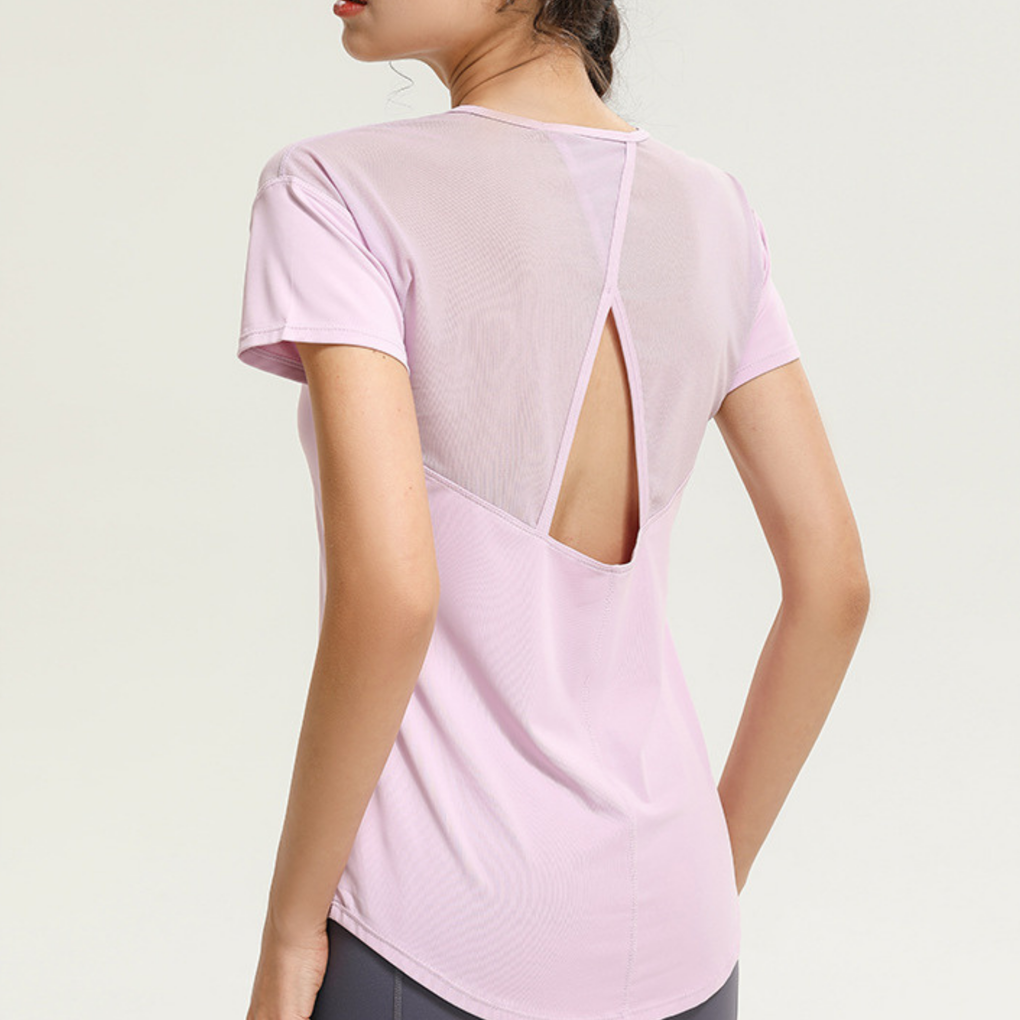 ルーズフィット バックオープン メッシュTシャツ