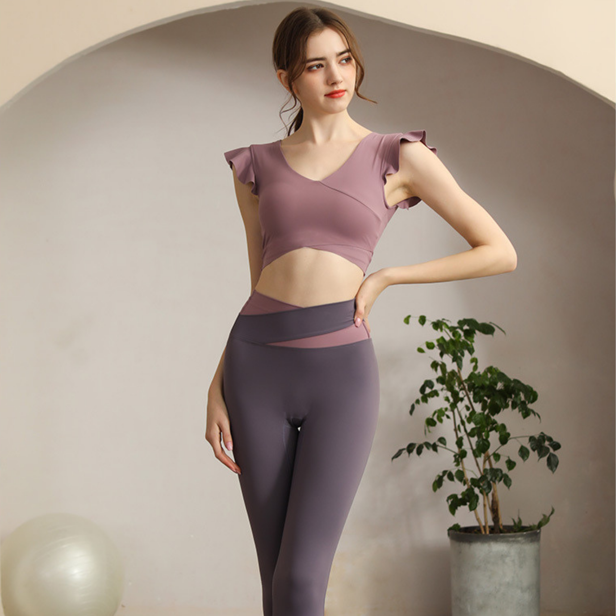 フリル袖 胸パッド付 半袖ヨガトップス