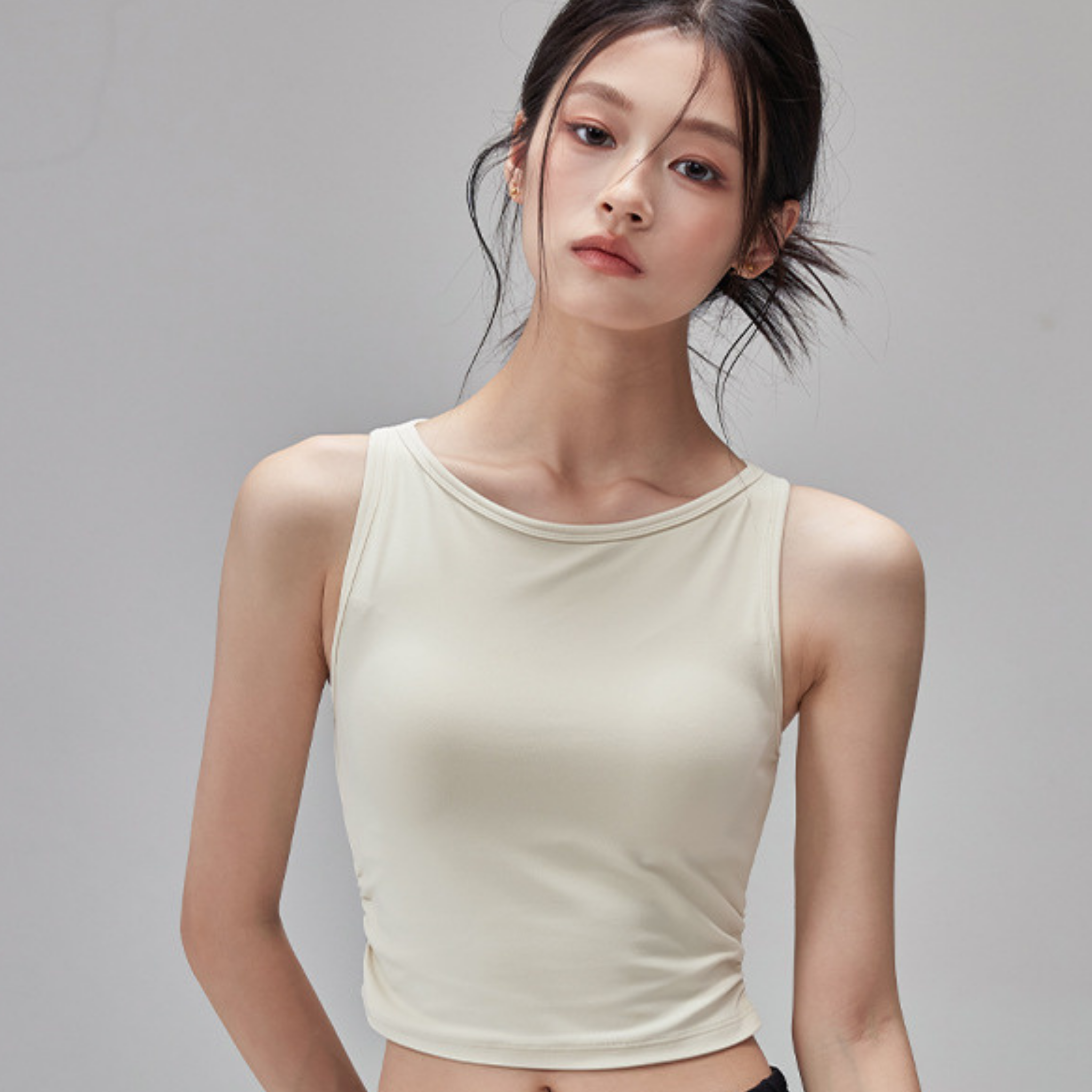 胸パッド付 シンプル タンクトップ