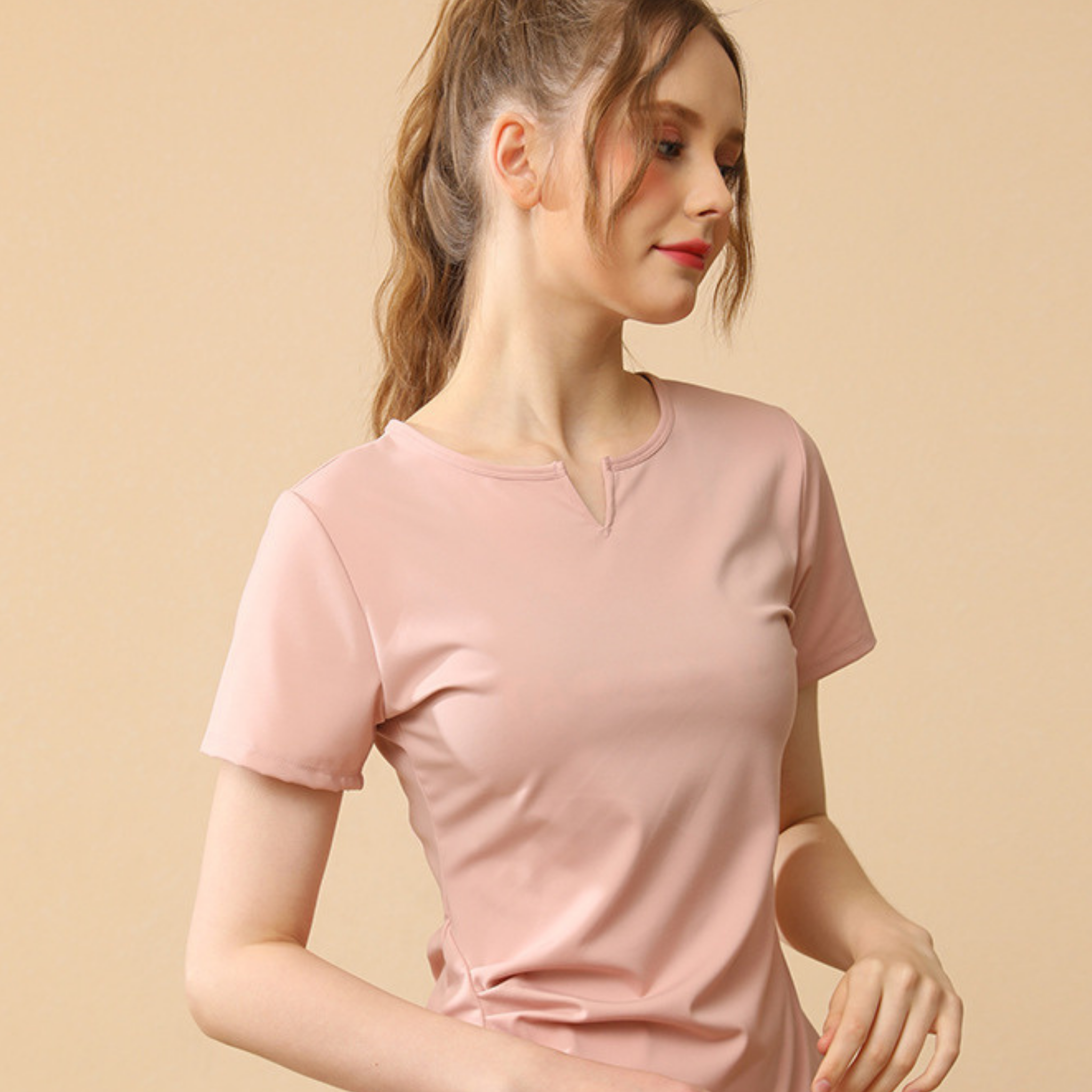 Vネック スリムフィット Tシャツ