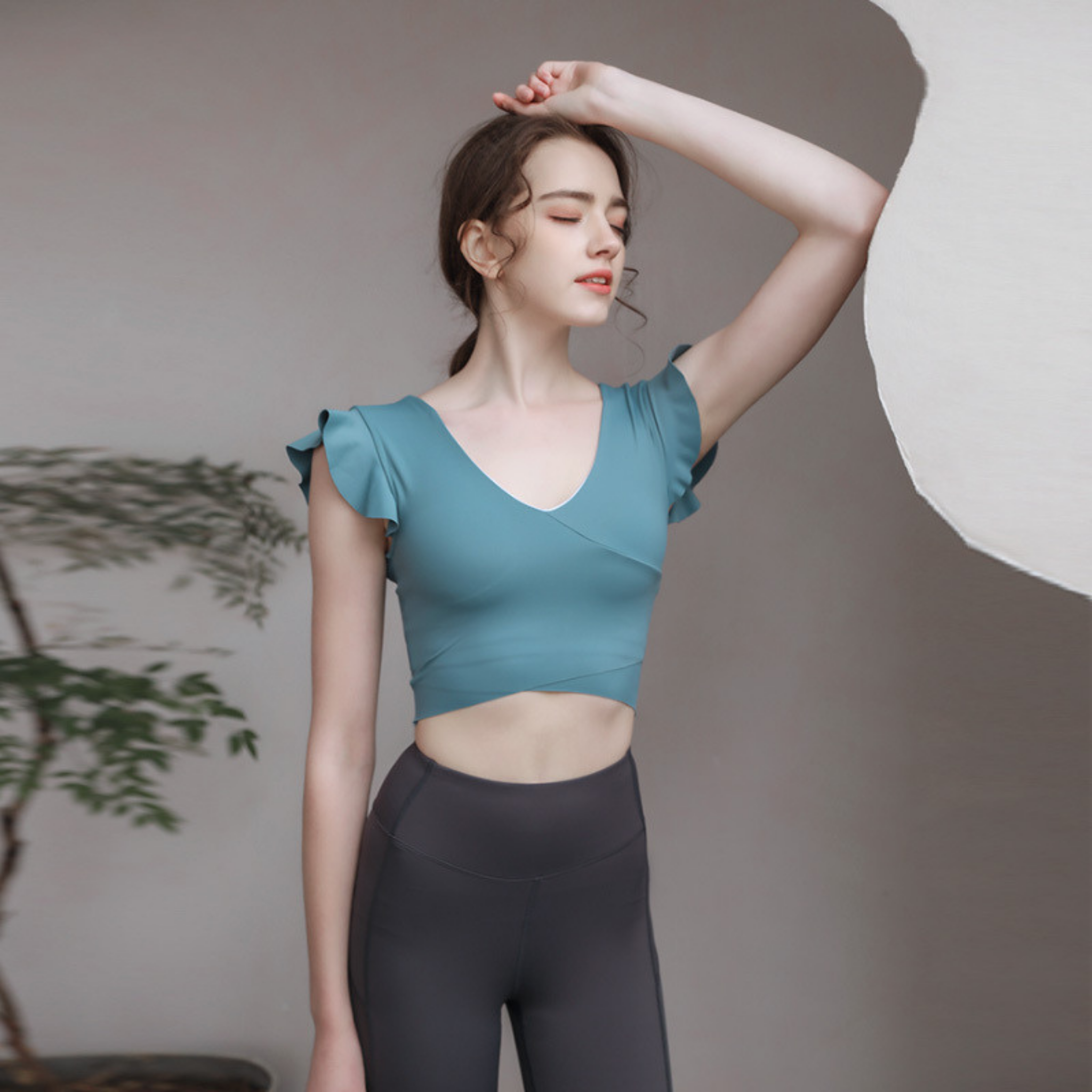 フリル袖 胸パッド付 半袖ヨガトップス