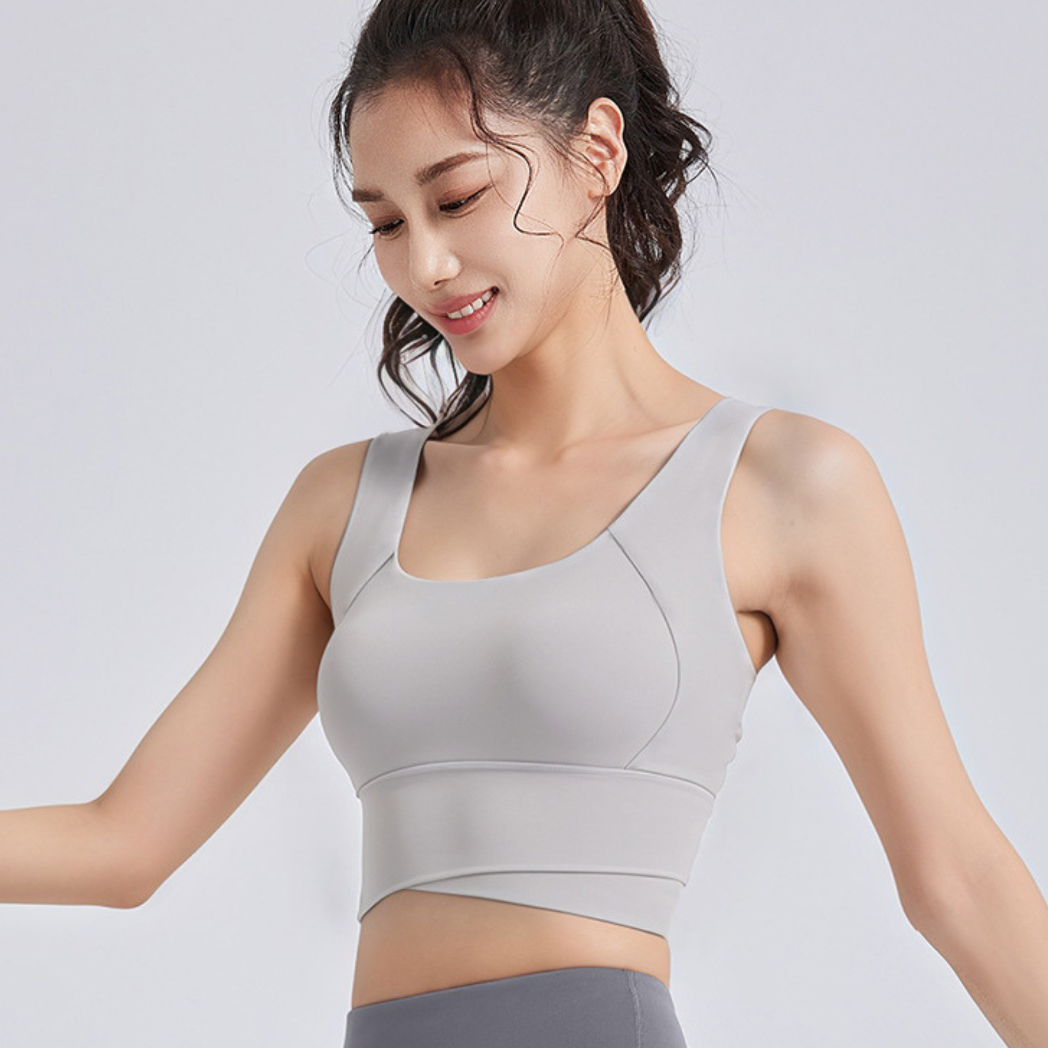 ワイドショルダー アンダーラップ スポーツブラ