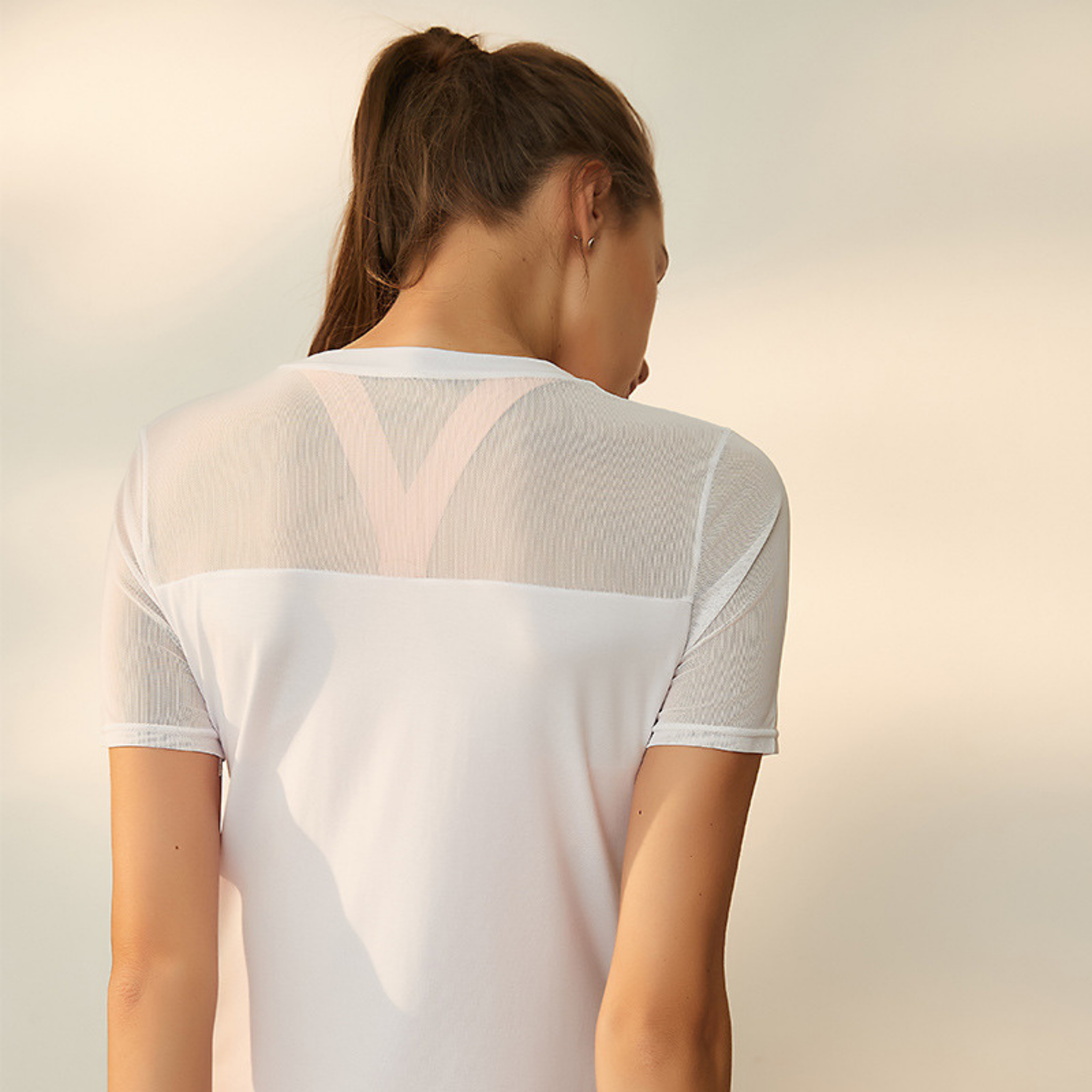 シースルーTシャツ