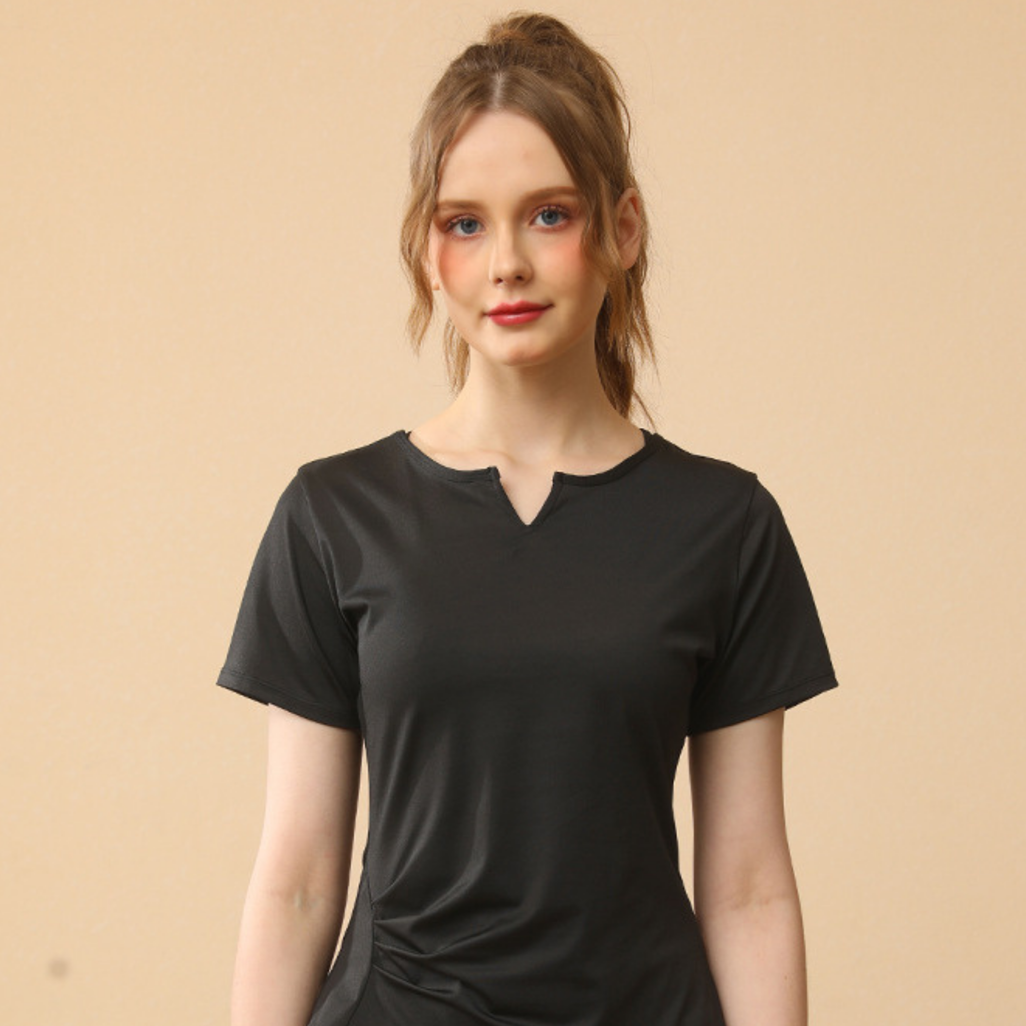 Vネック スリムフィット Tシャツ