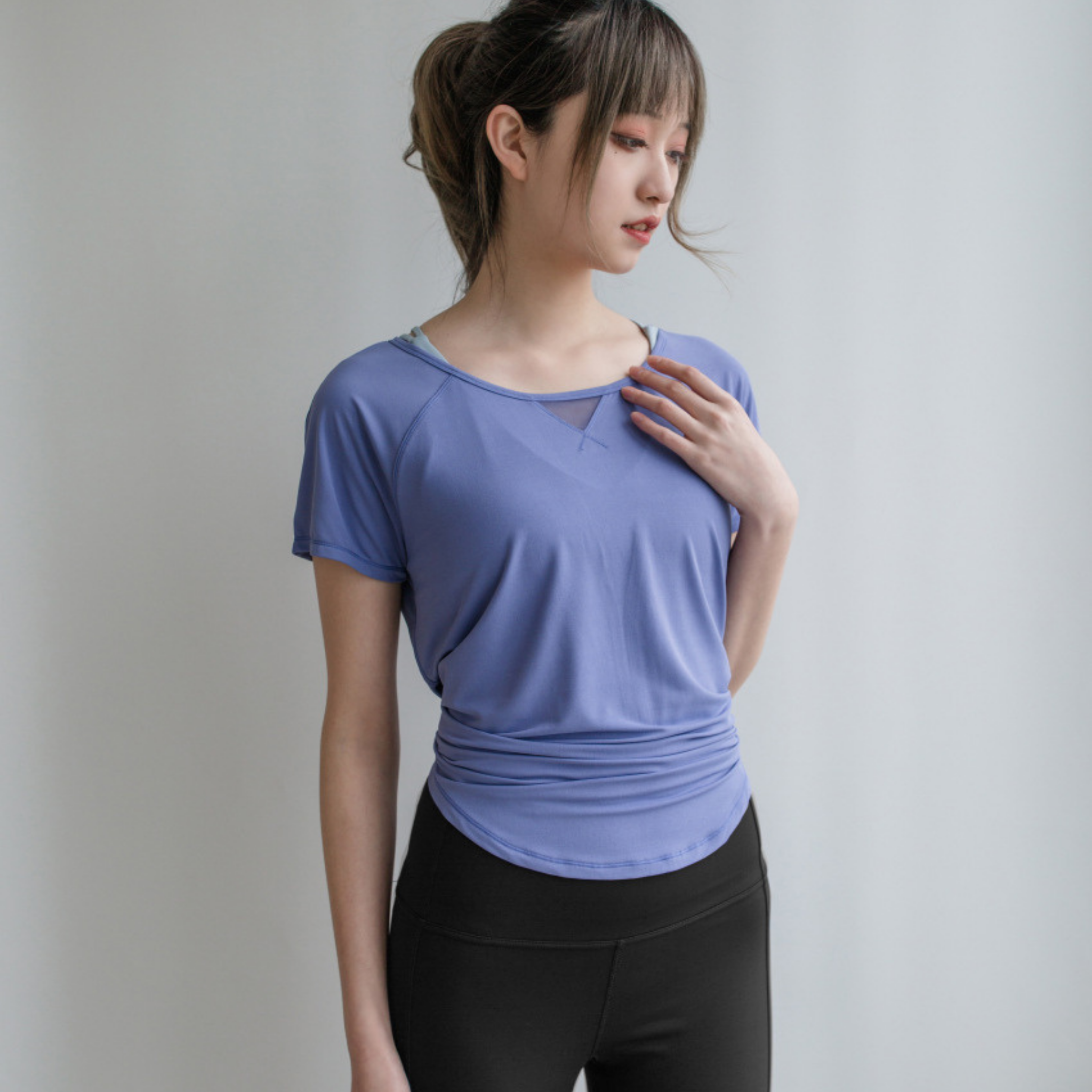バックシースルートライアングル Tシャツ