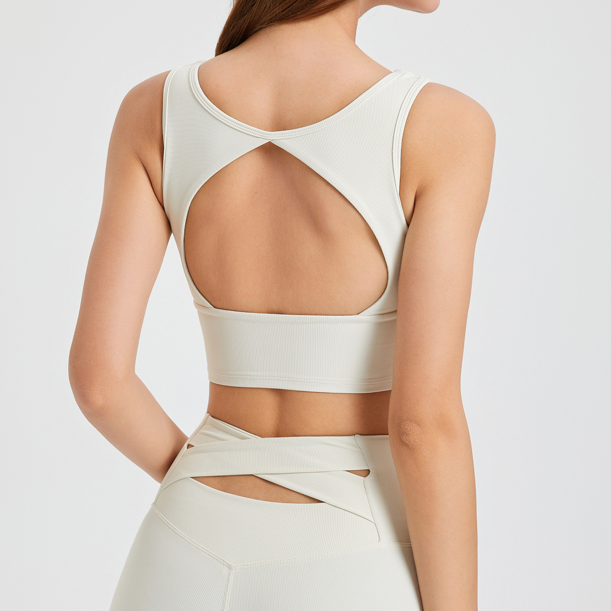 オープンバック 幅広ストラップ スポーツブラ