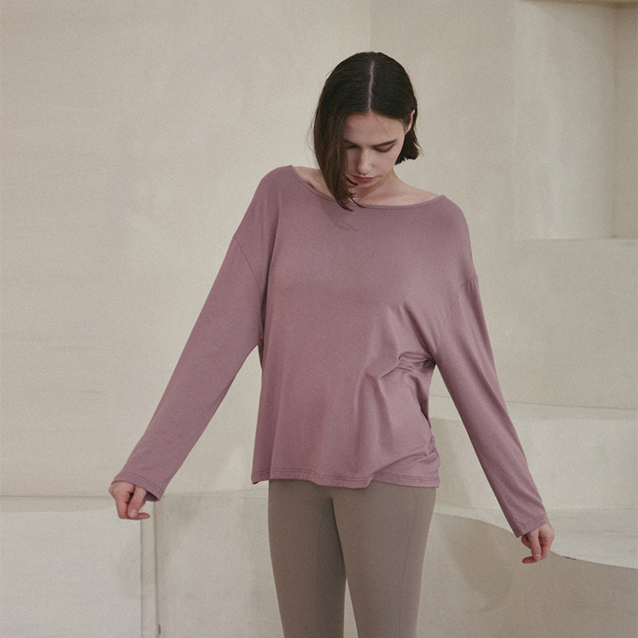 バックオープンクロス トップス