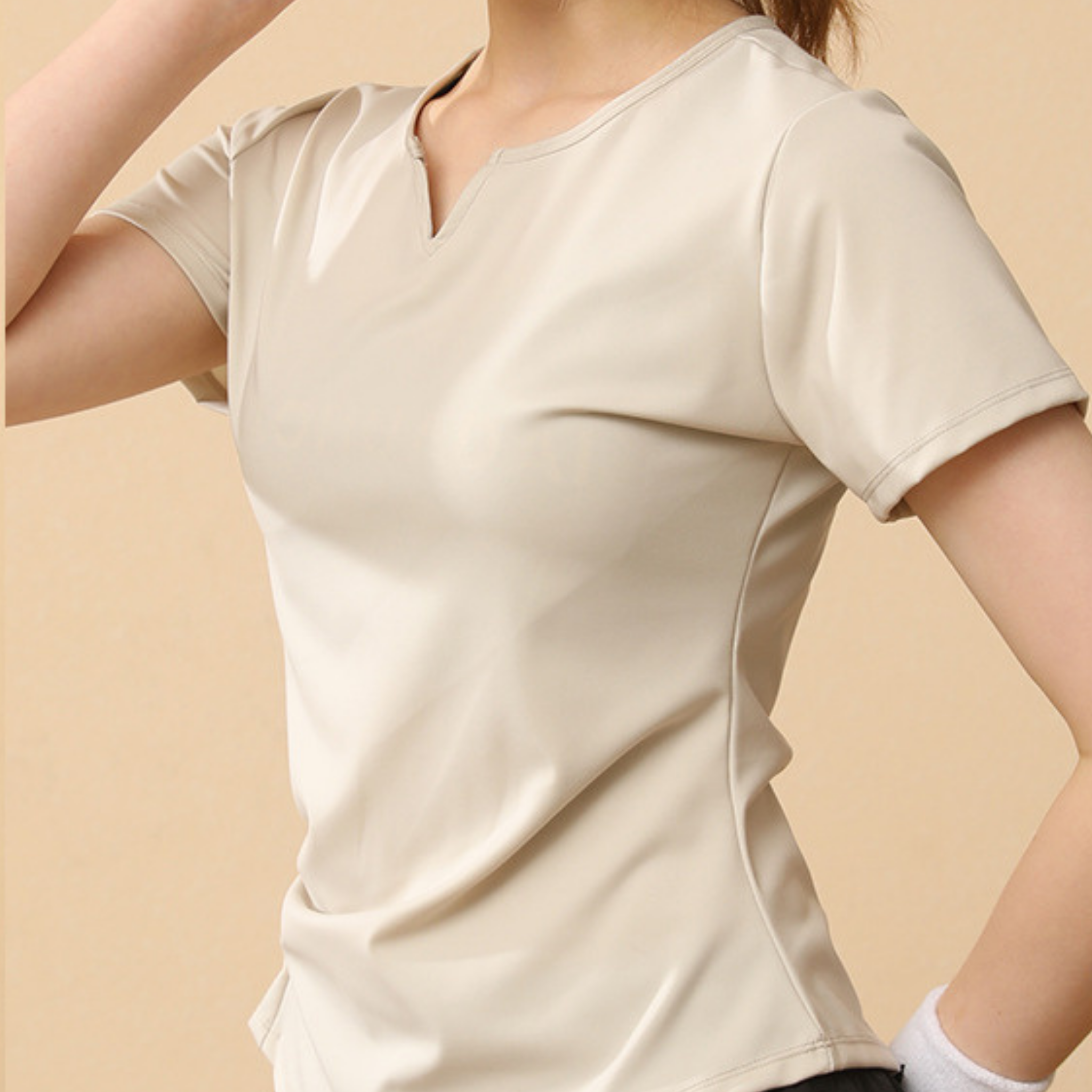 Vネック スリムフィット Tシャツ