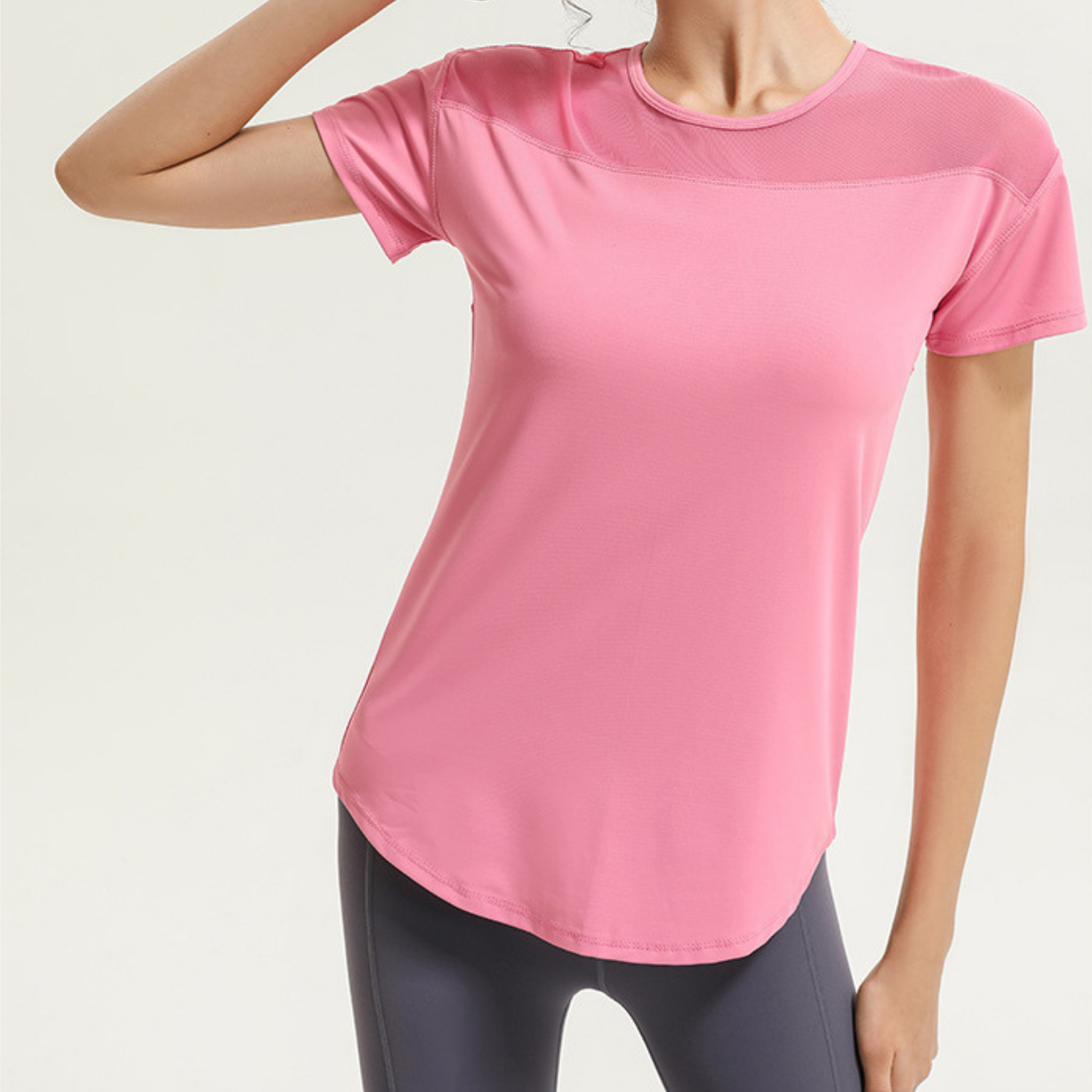 ルーズフィット バックオープン メッシュTシャツ