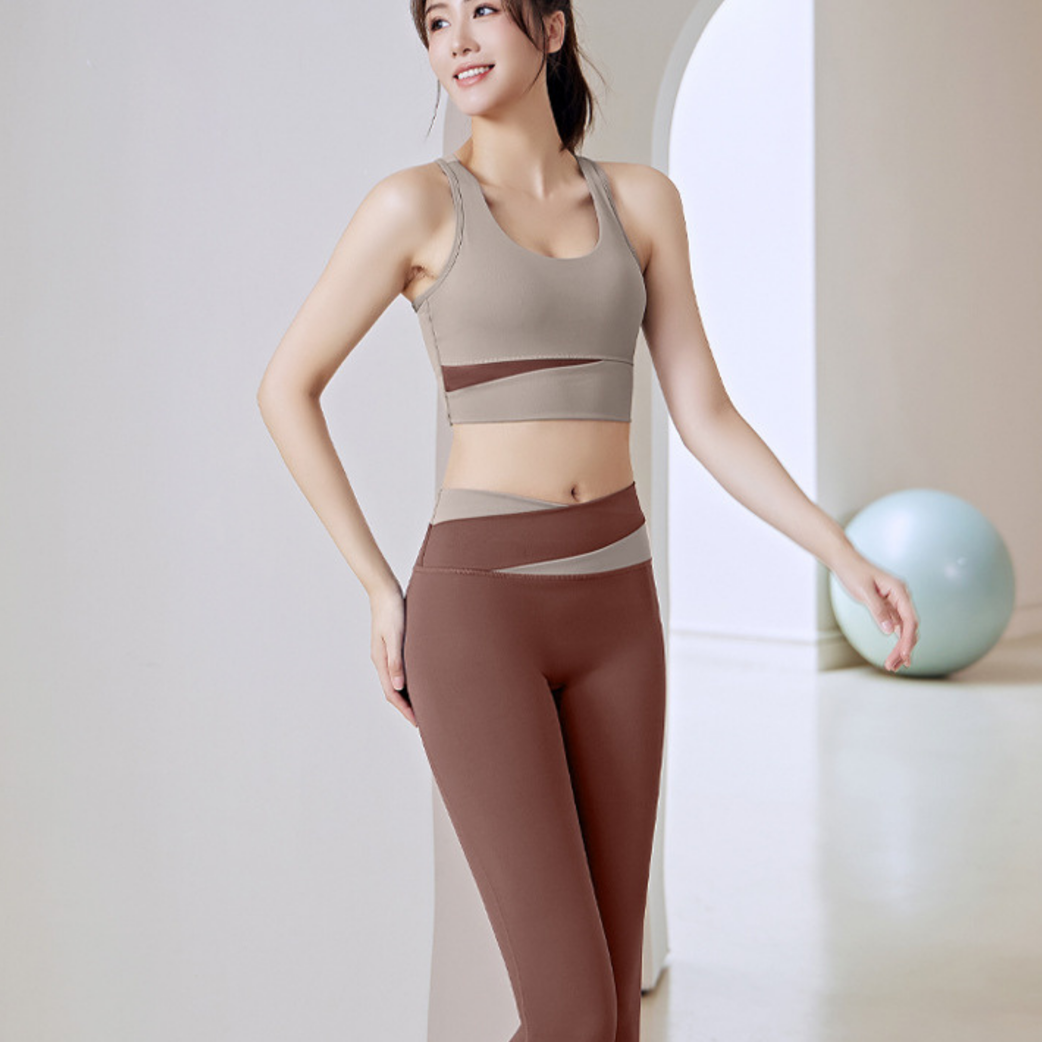 シャープライン ブラトップ&レギンス セットアップ