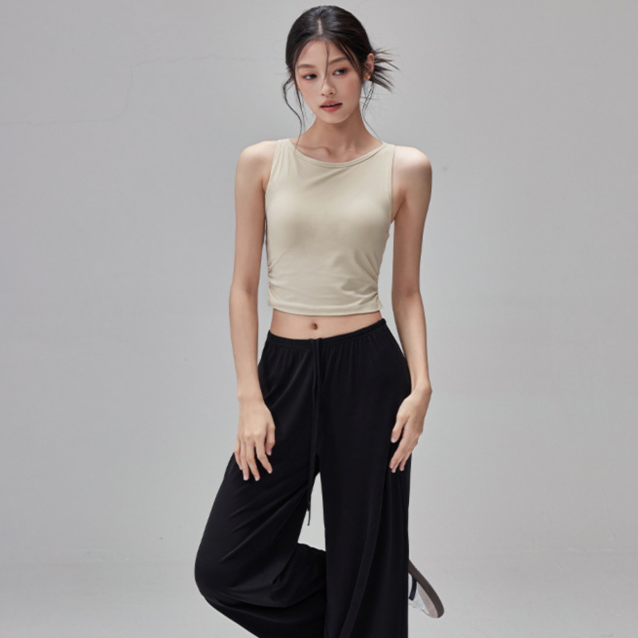 胸パッド付 シンプル タンクトップ