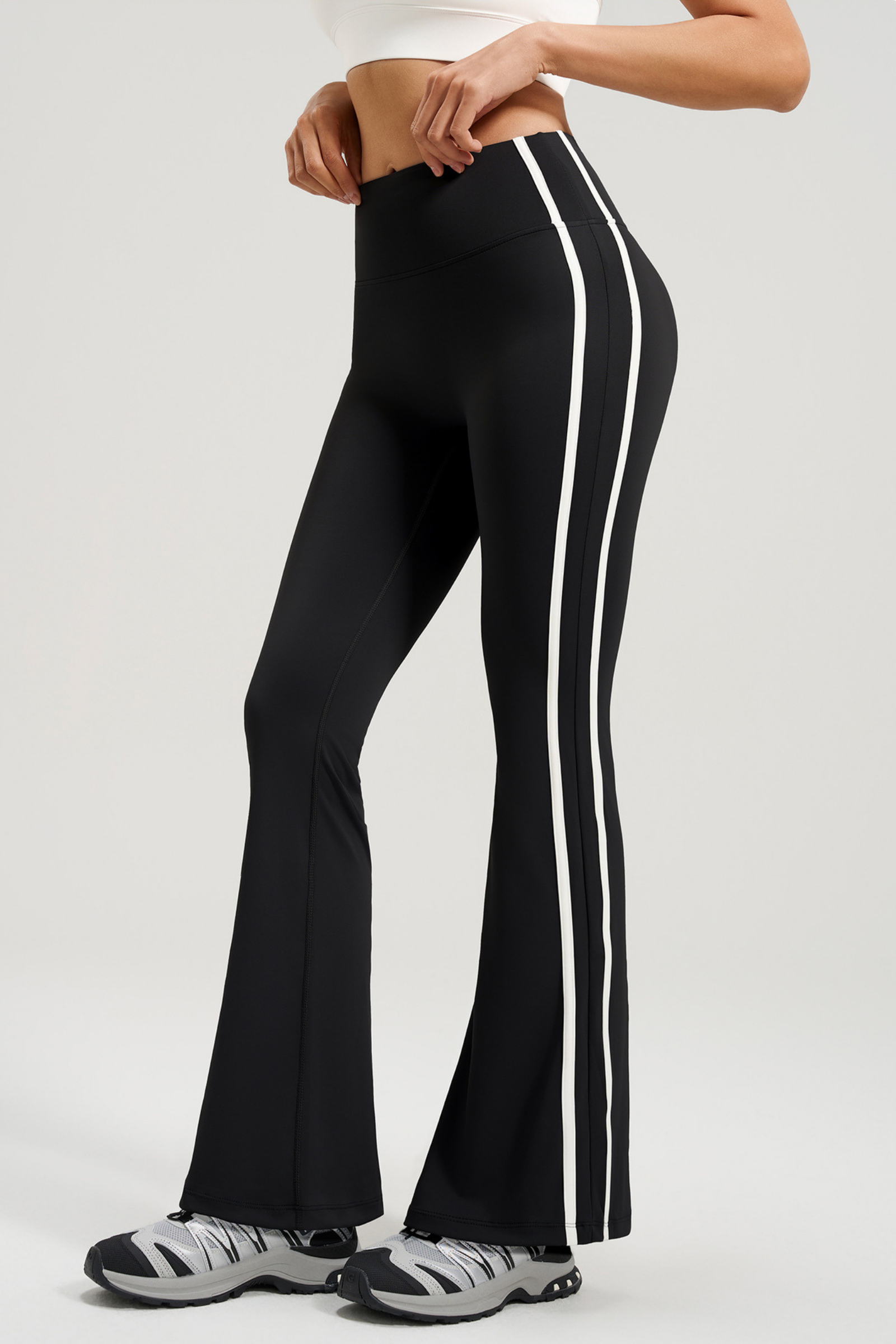 サイドラインデザイン ハイウエスト フレアパンツ