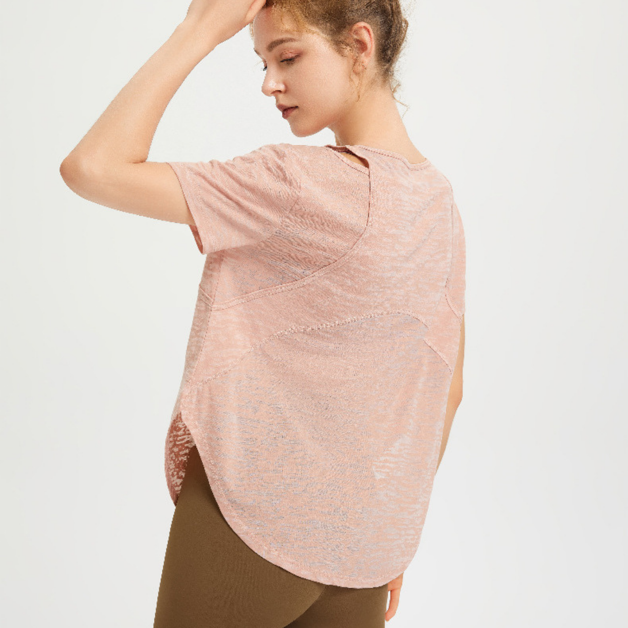 オフショルダー Tシャツ