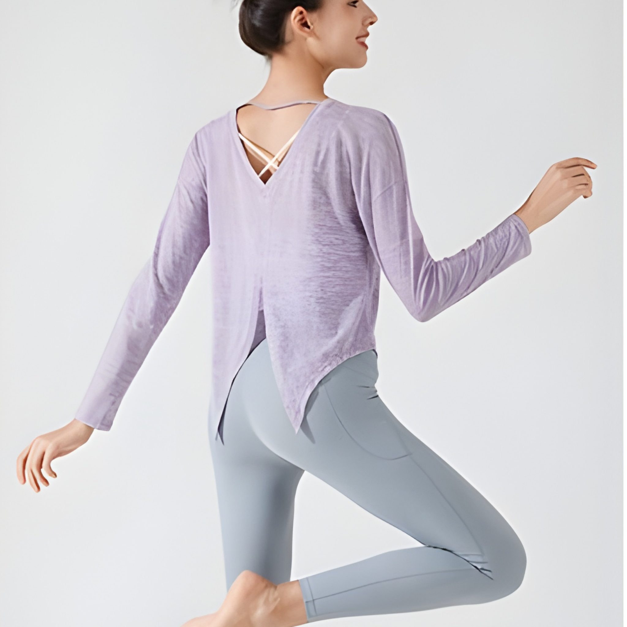 バックトライアングル トップス