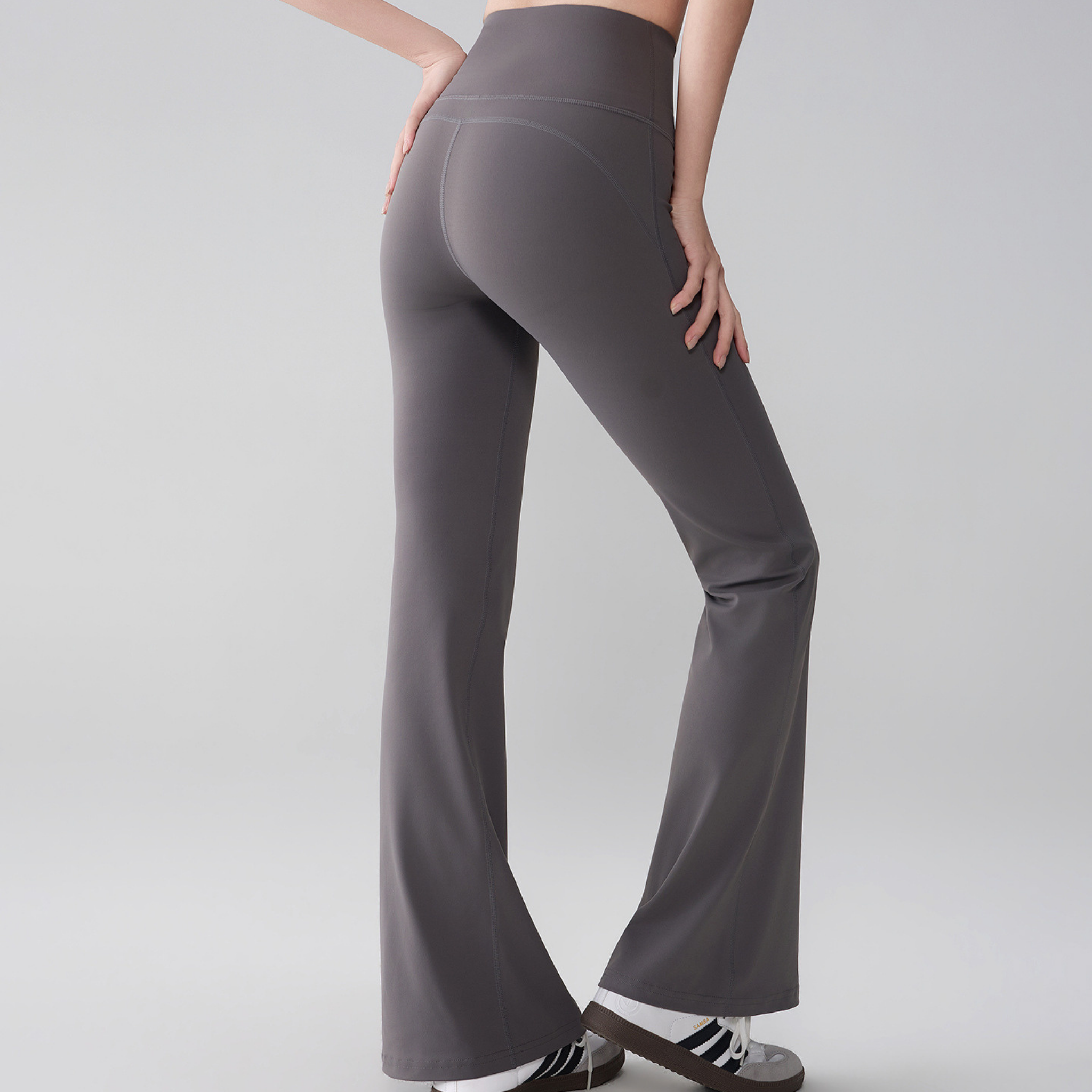 シンプル セミフレアレギンス