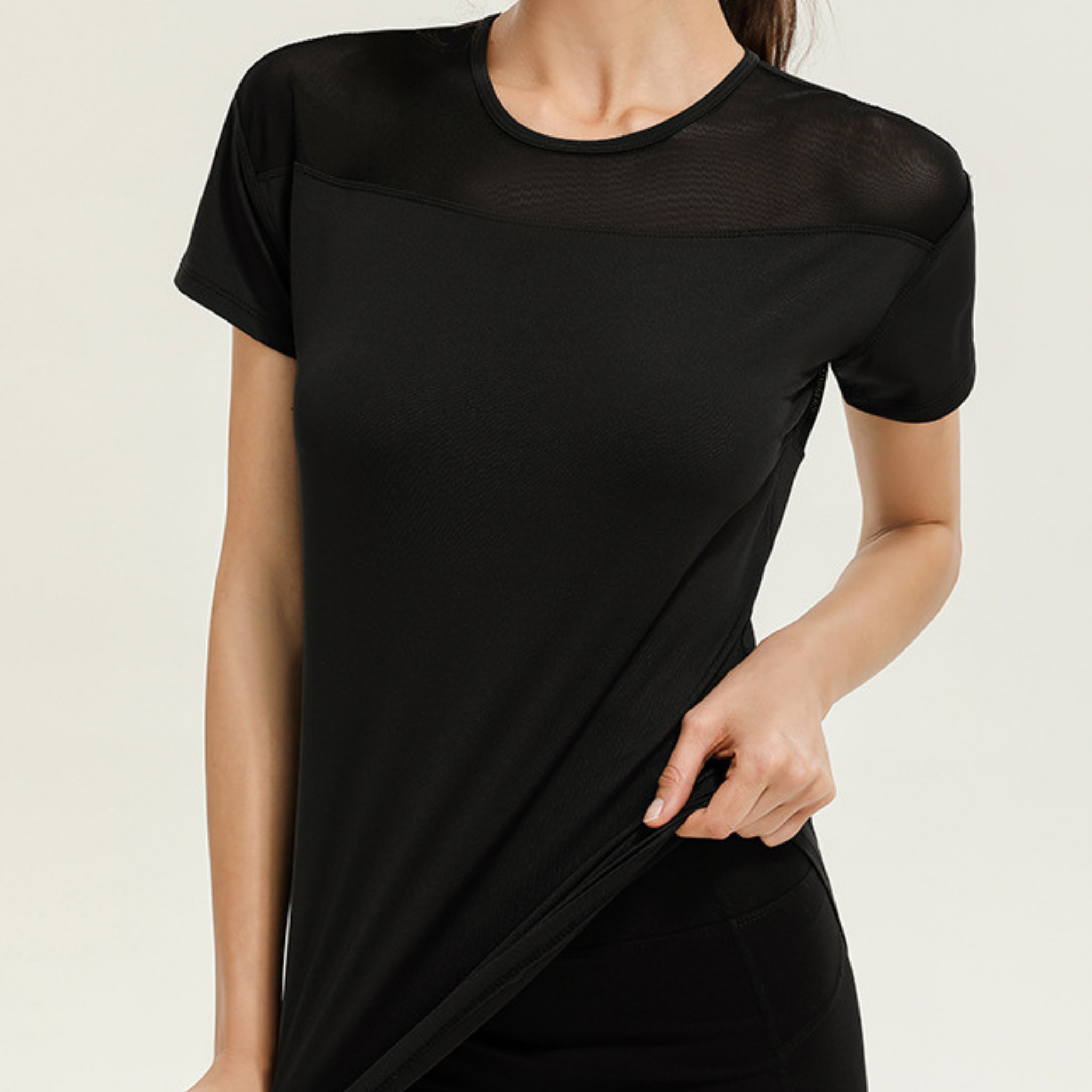 ルーズフィット バックオープン メッシュTシャツ