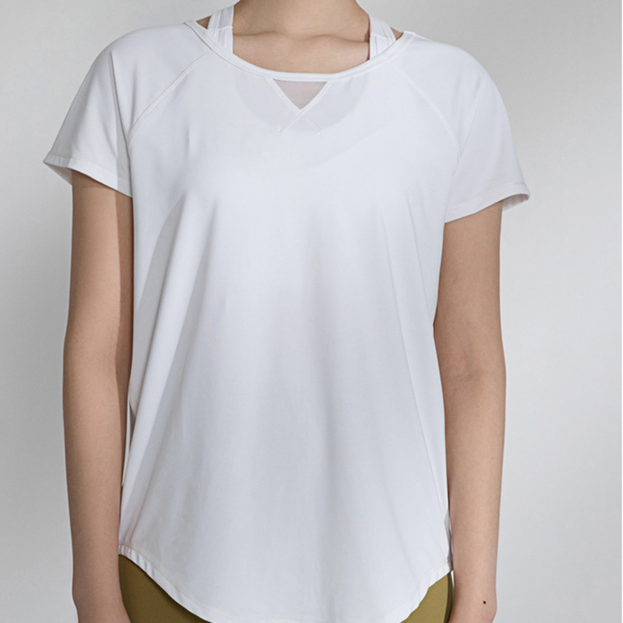 バックシースルートライアングル Tシャツ