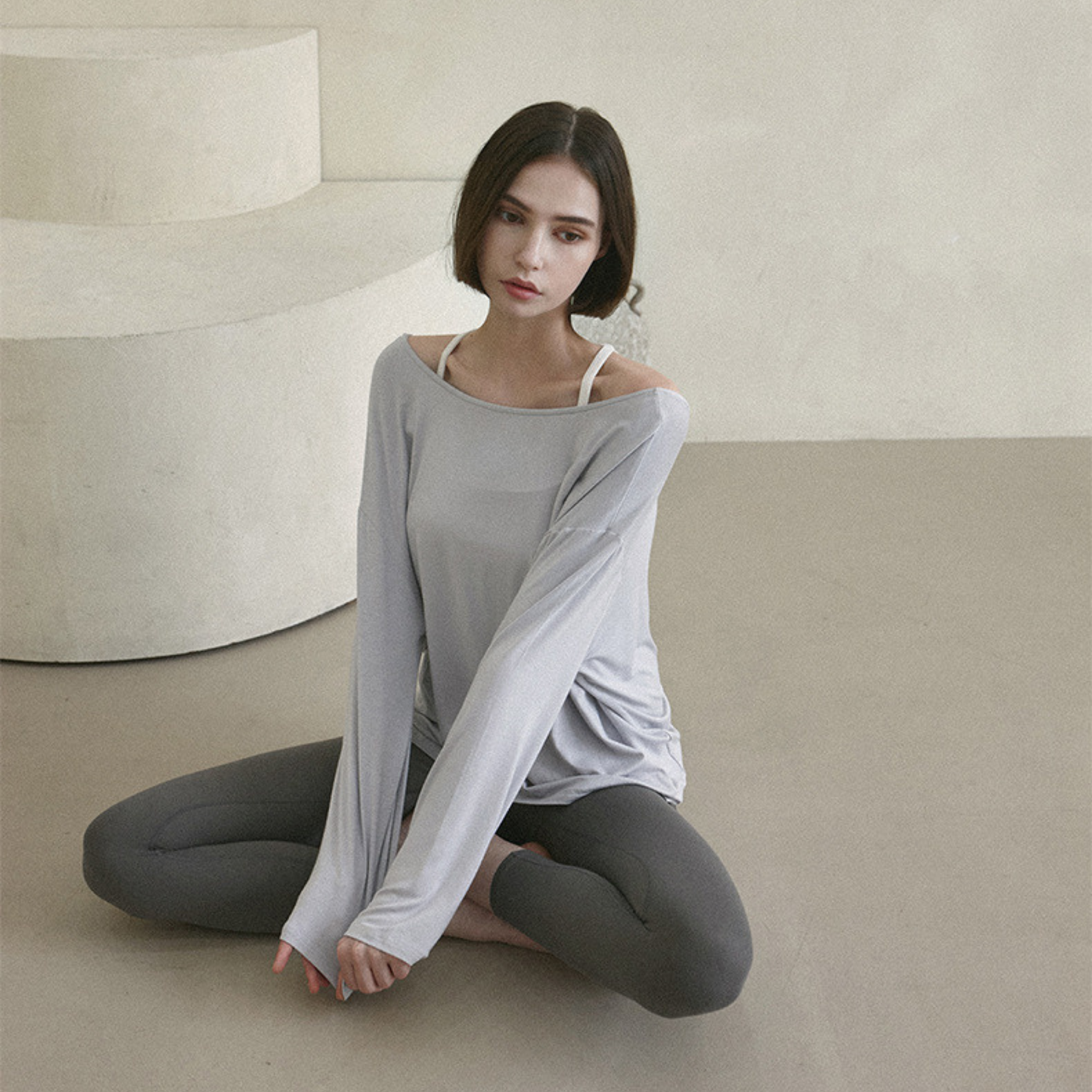 バックオープンクロス トップス