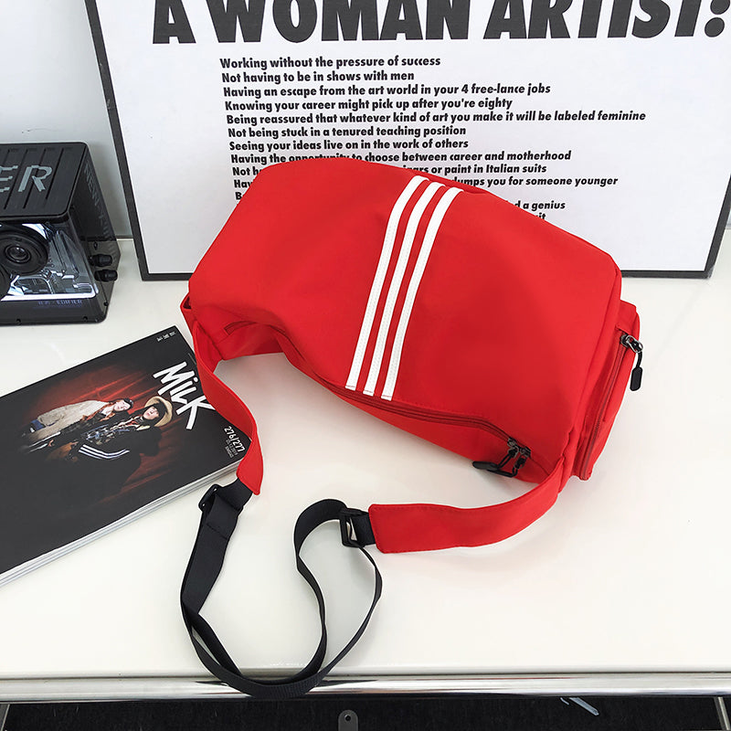 スポーティー ショルダーバッグ