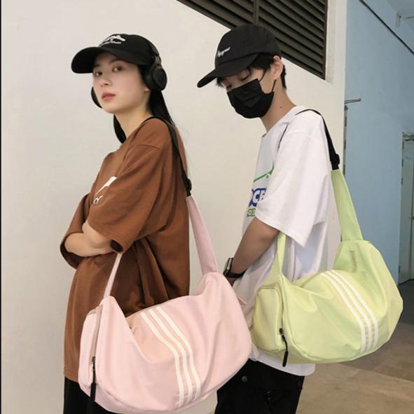 スポーティー ショルダーバッグ