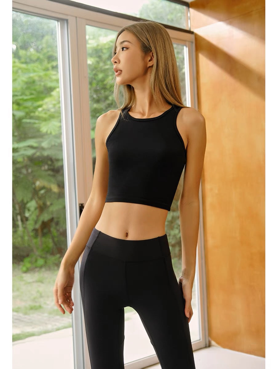 ブラック ストラップ付き クロップトップレギンスセット ブラック ストラップ付き クロップトップレギンスセット