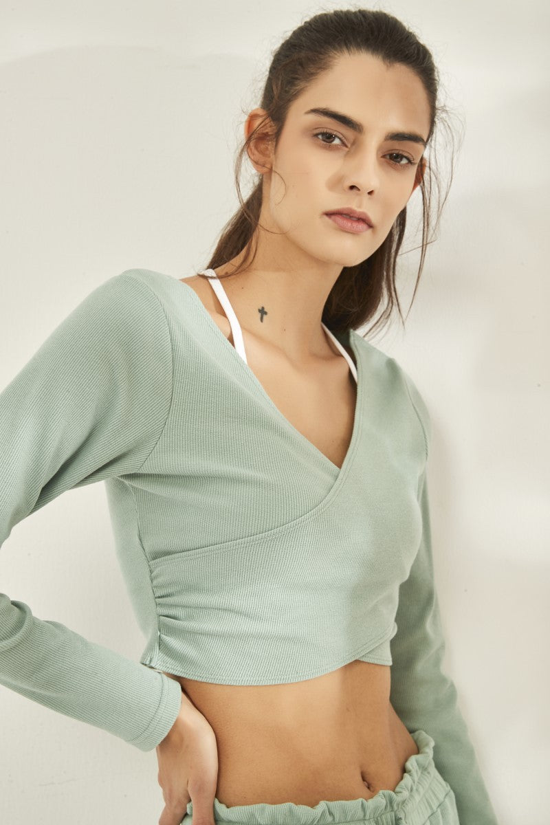 フロントクロス 長袖ヨガトップス