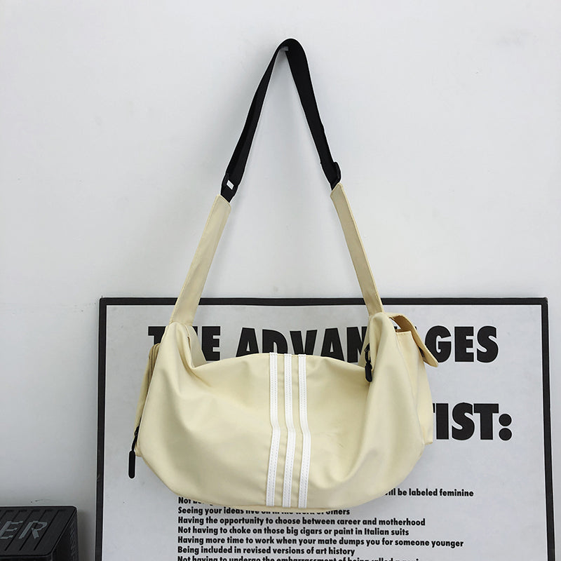 スポーティー ショルダーバッグ