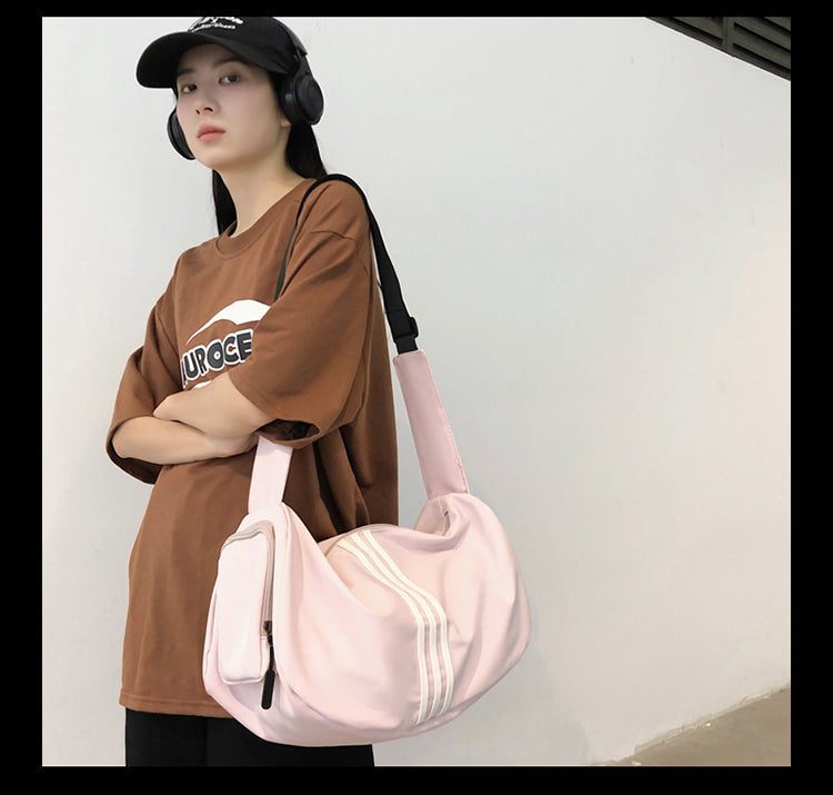 スポーティー ショルダーバッグ