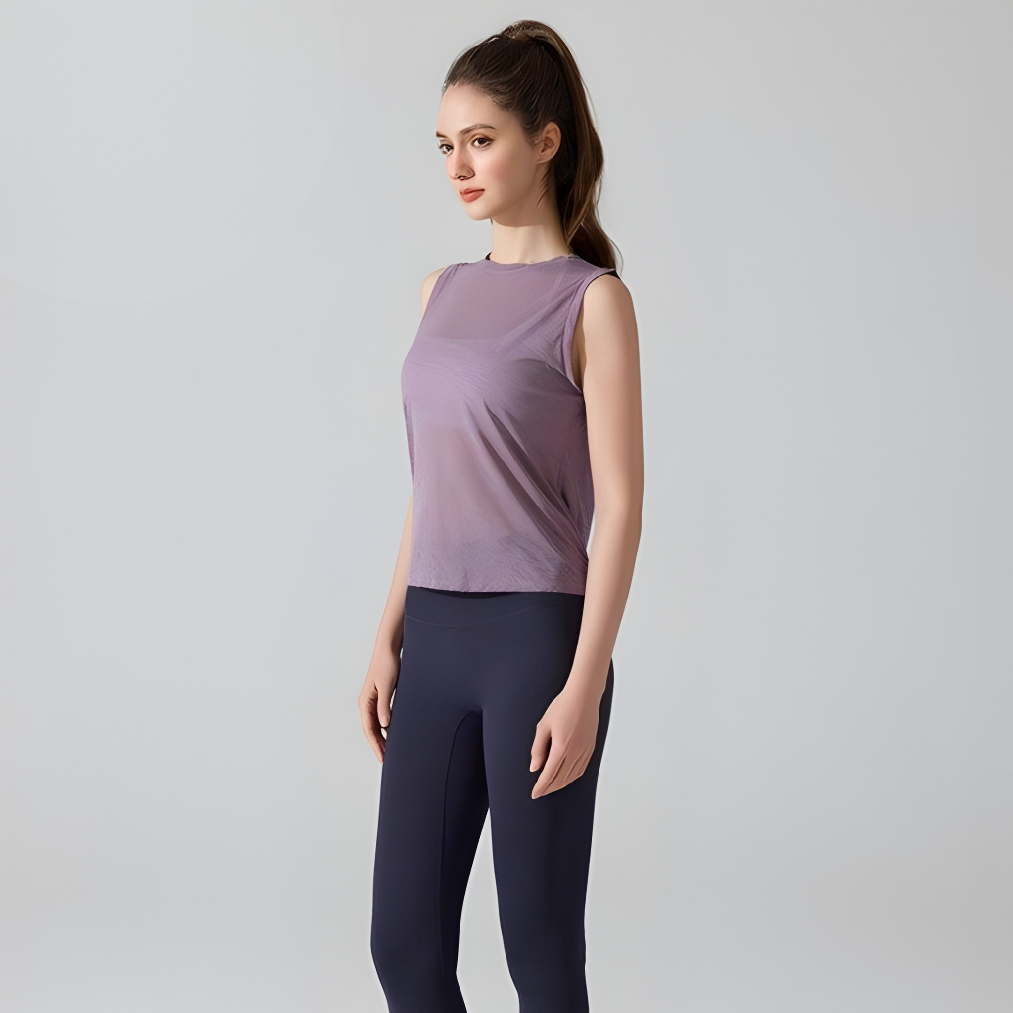 バックオープン　シアーノースリーブトップス - LEANY