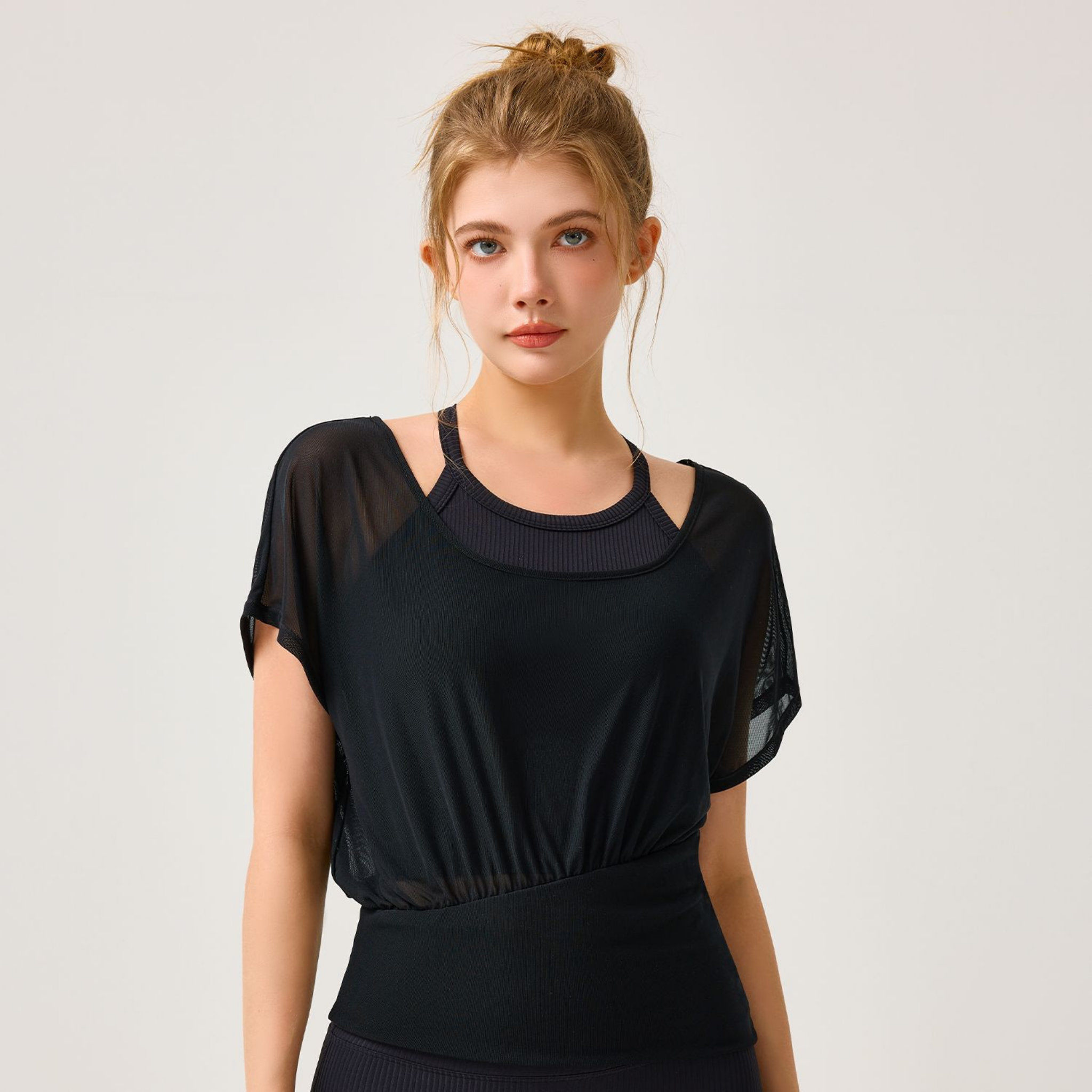 オールメッシュ　ヨガTシャツ