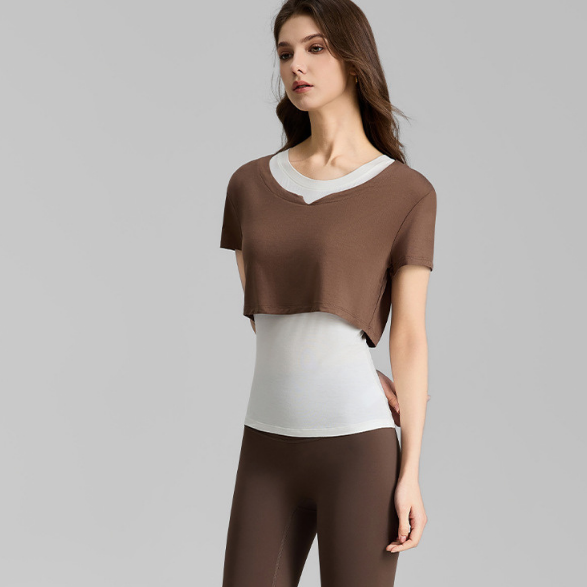 レイヤード風　スリムフィット　ヨガTシャツ