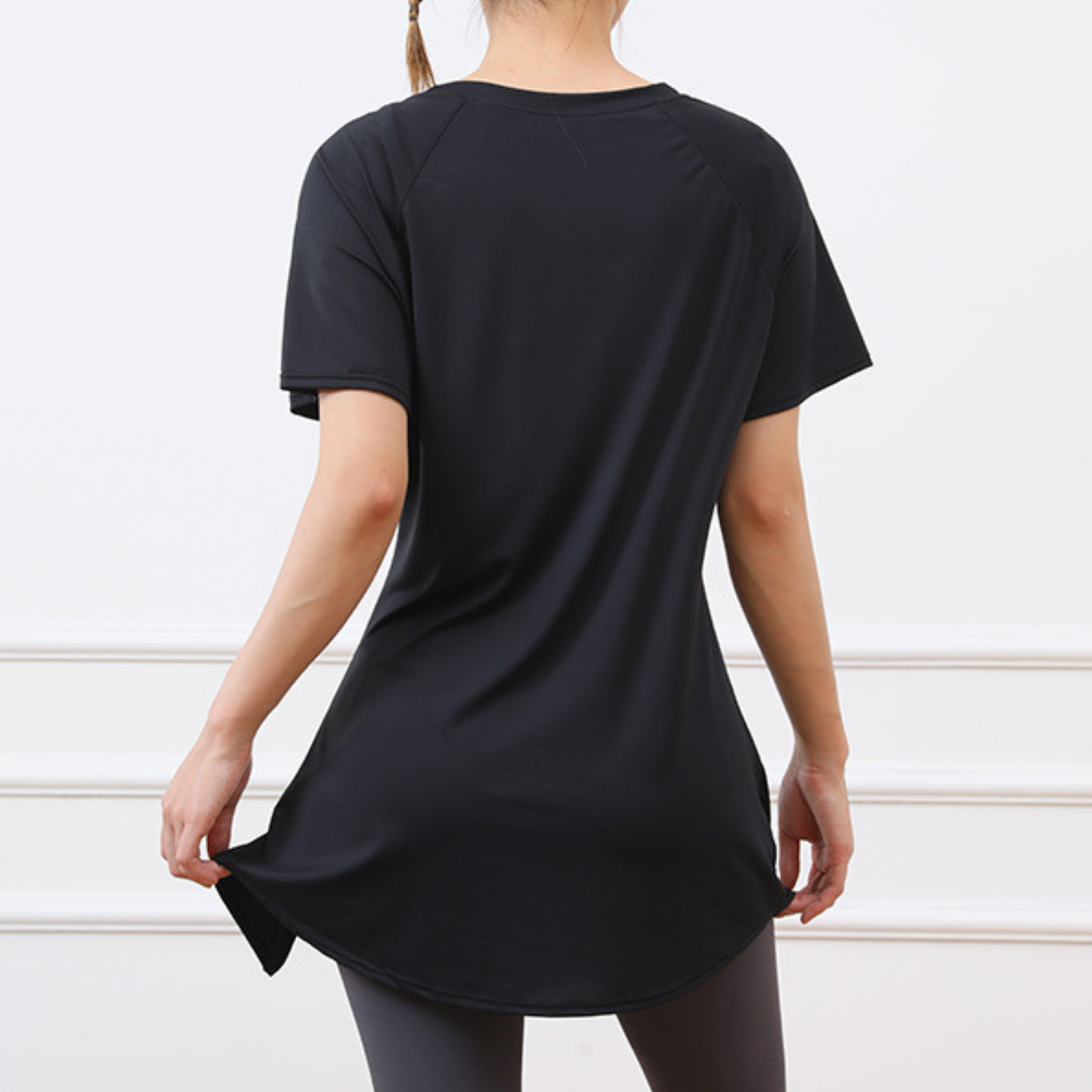 ヒップカバー　スリムフィット　半袖Tシャツ
