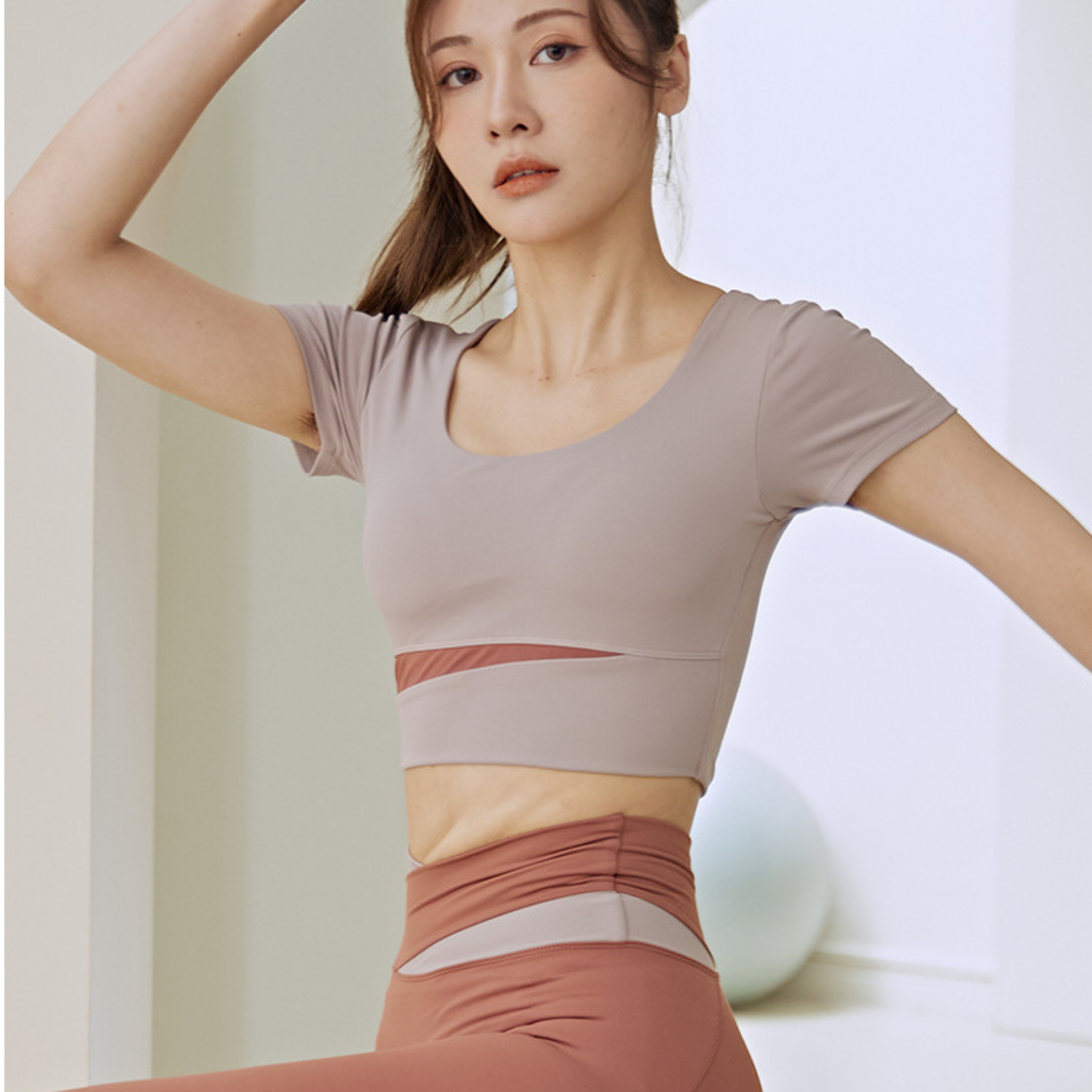 シャープライン　胸パッド付　半袖