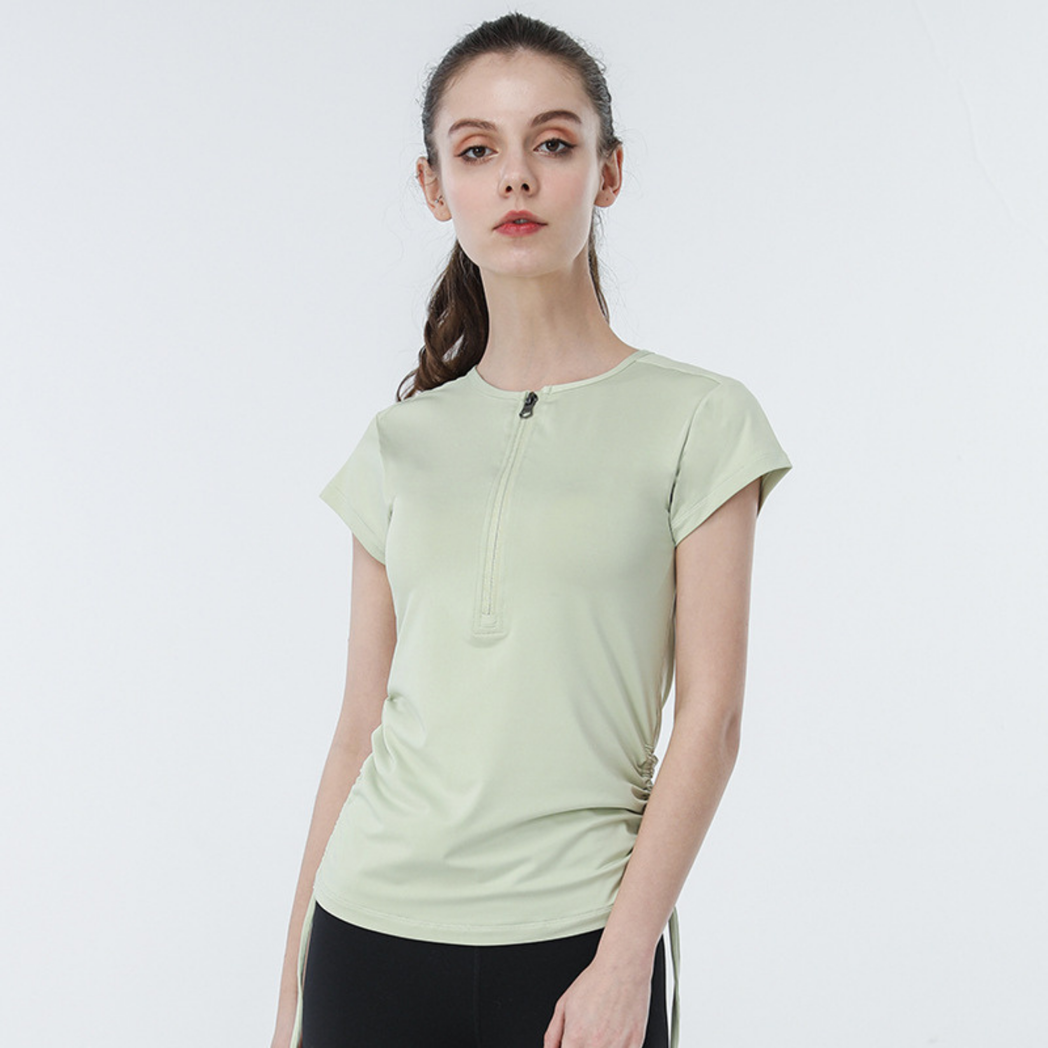 フロントジップ　タイトドローストリング　Tシャツ