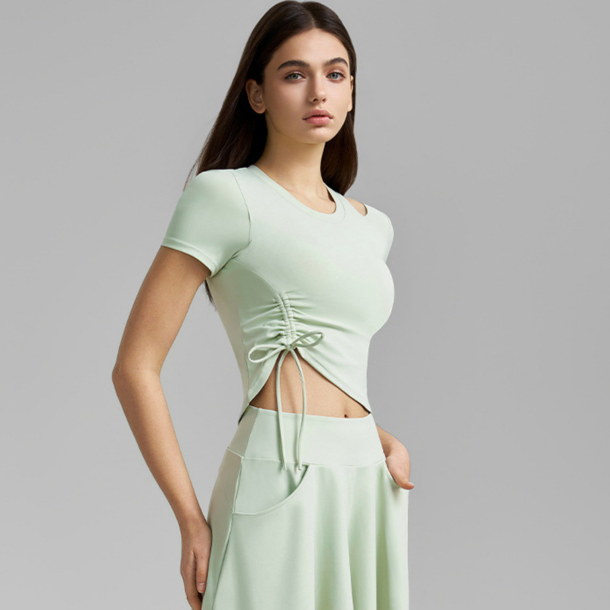 胸パッド付　ドローストリング　クルーネック　半袖トップス