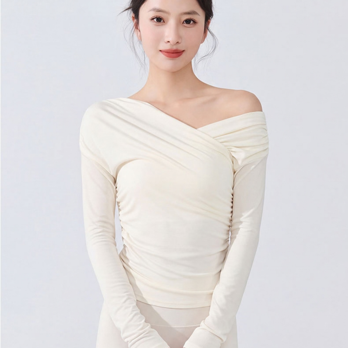 LEANY アシンメトリークロス ギャザー カップインロングスリーブトップス 商品画像 03