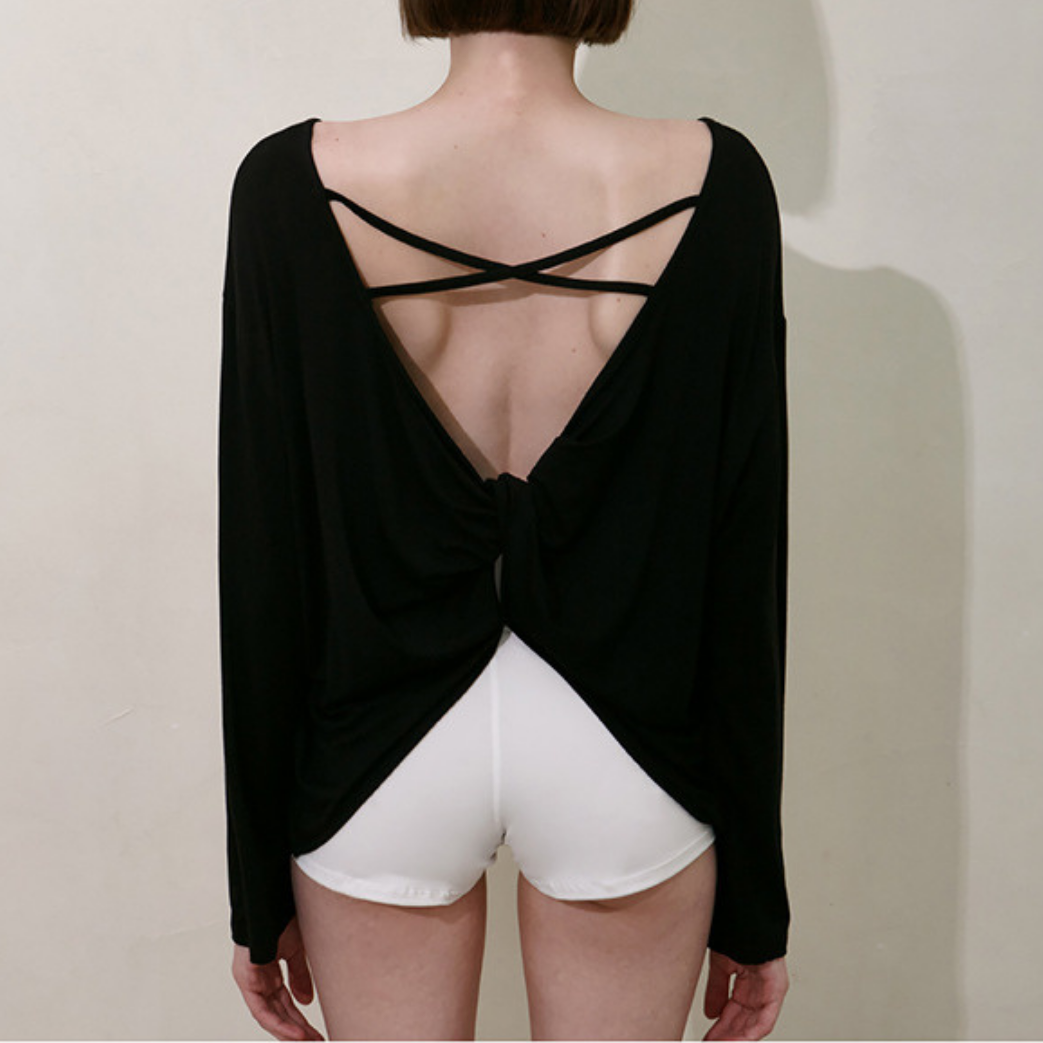 バックオープンクロス　トップス