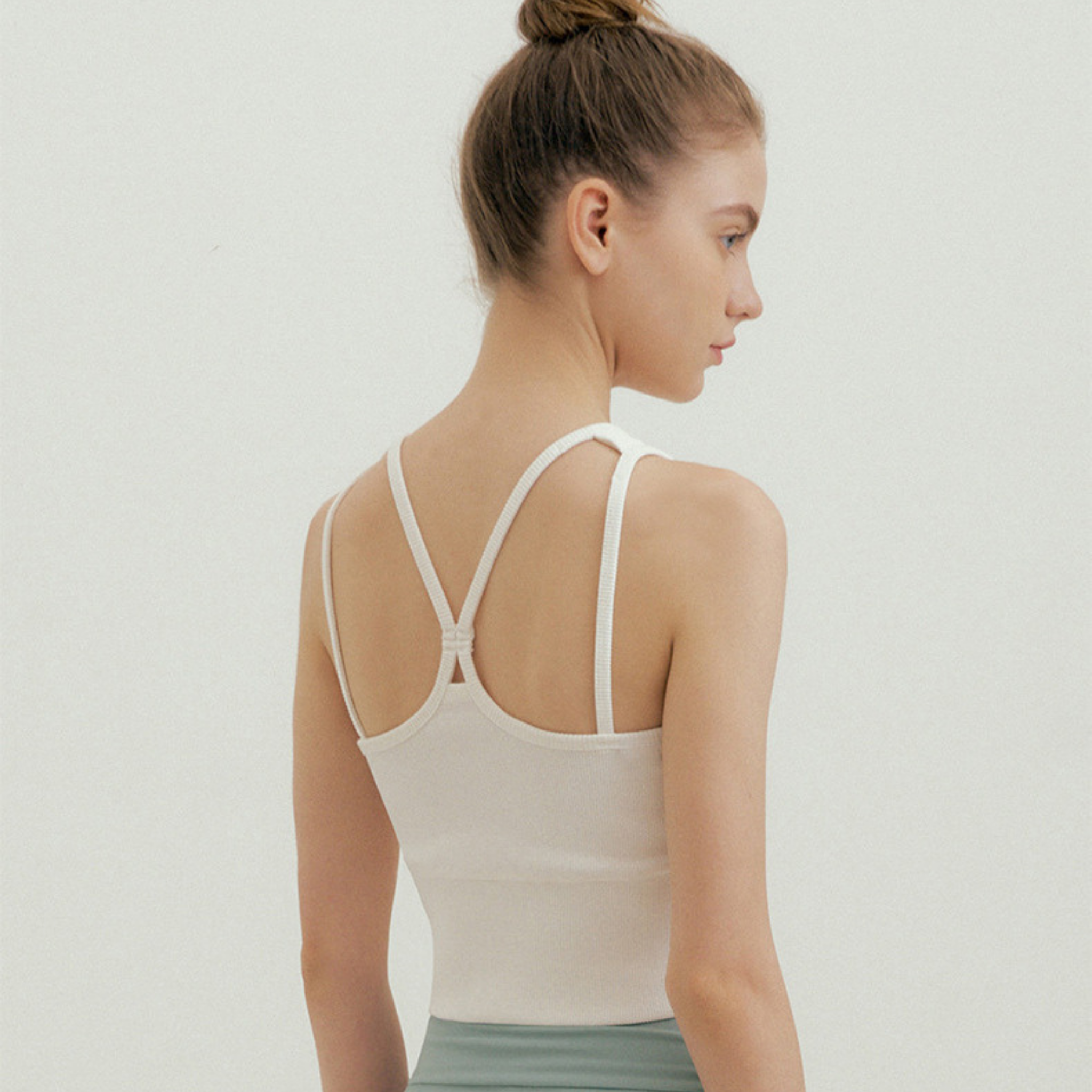 胸パッド付　幅広アンダー　タンクトップ