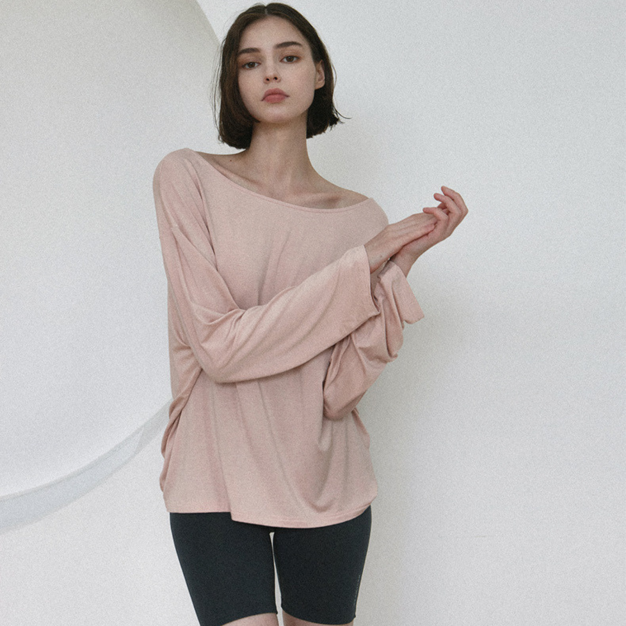 バックオープンクロス　トップス