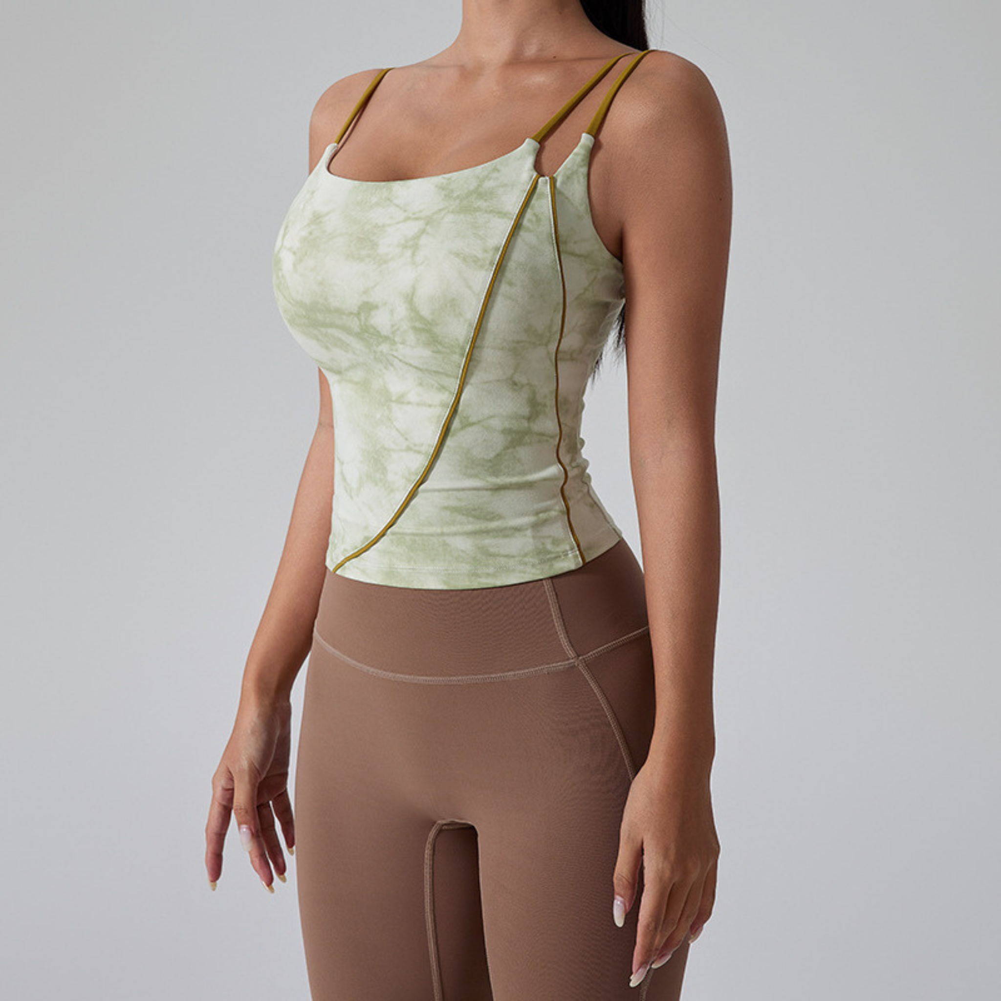 アシンメトリー　ショルダーストラップ　タンクトップ